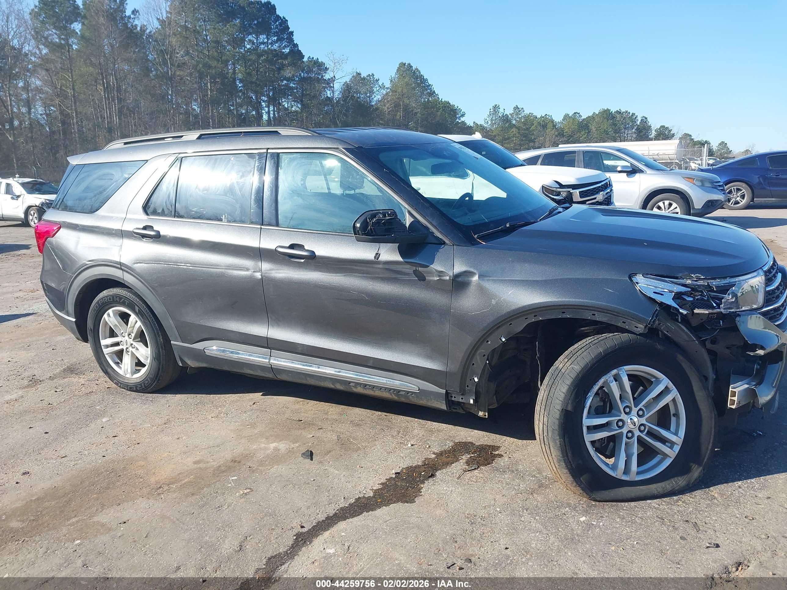 FORD EXPLORER image 6