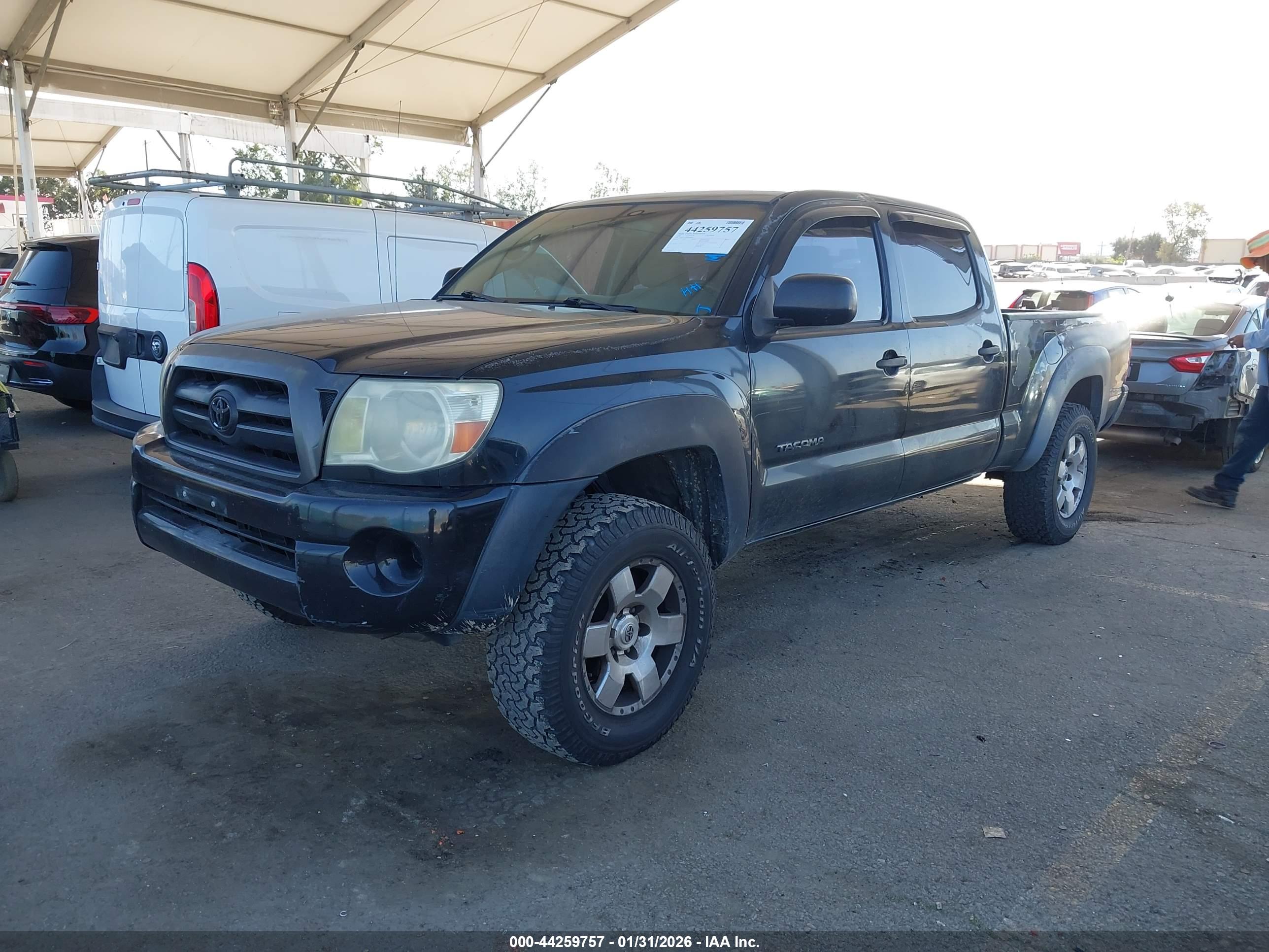 TOYOTA TACOMA image 2