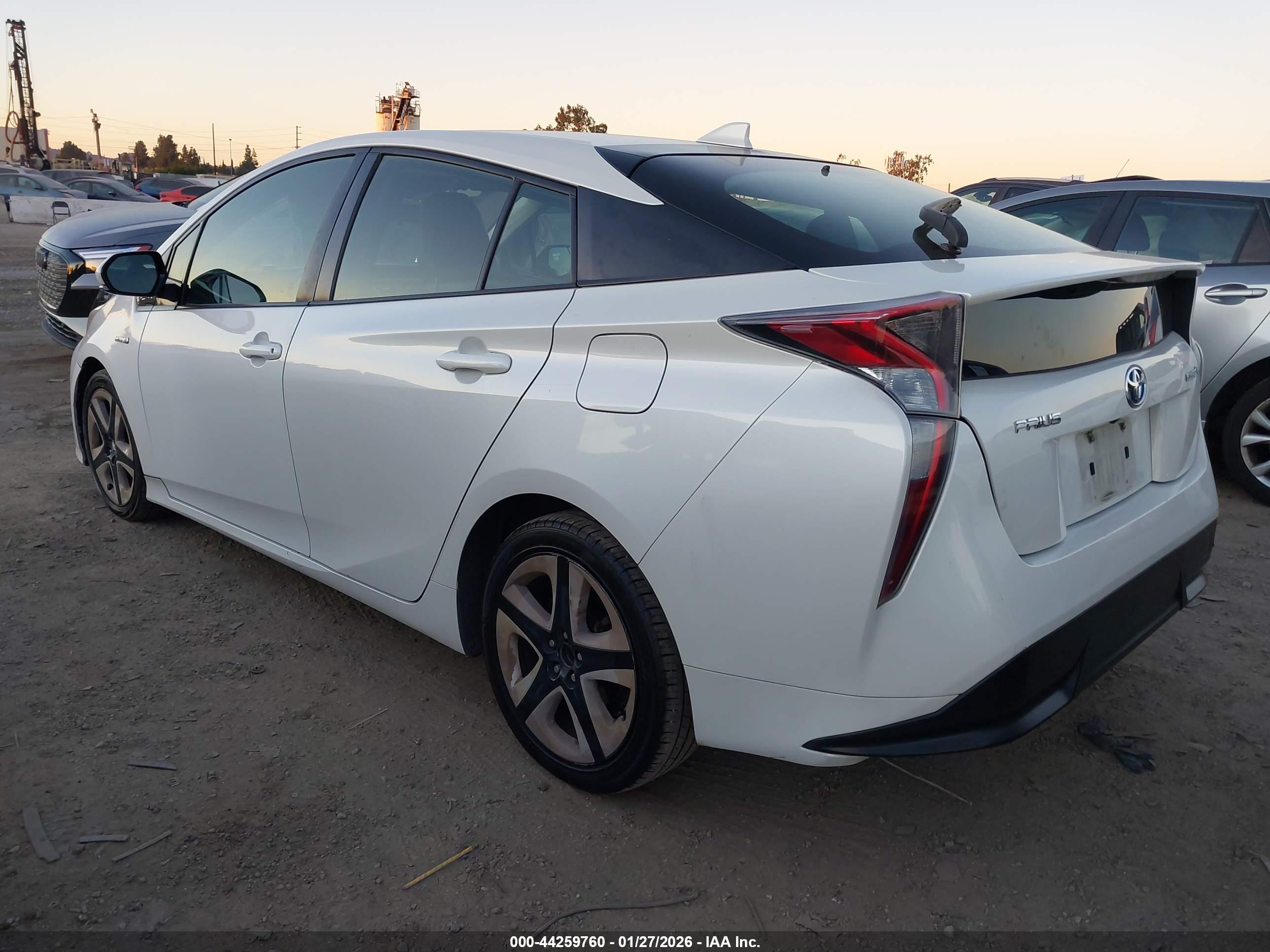TOYOTA PRIUS image 3