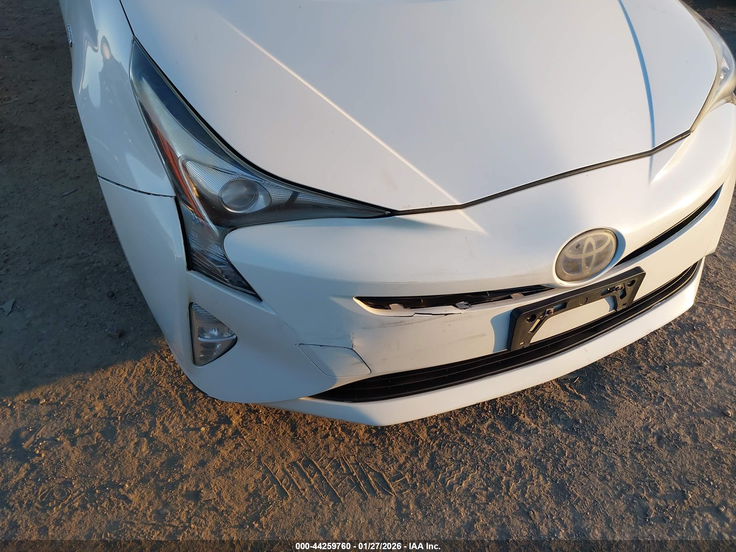 TOYOTA PRIUS image 6