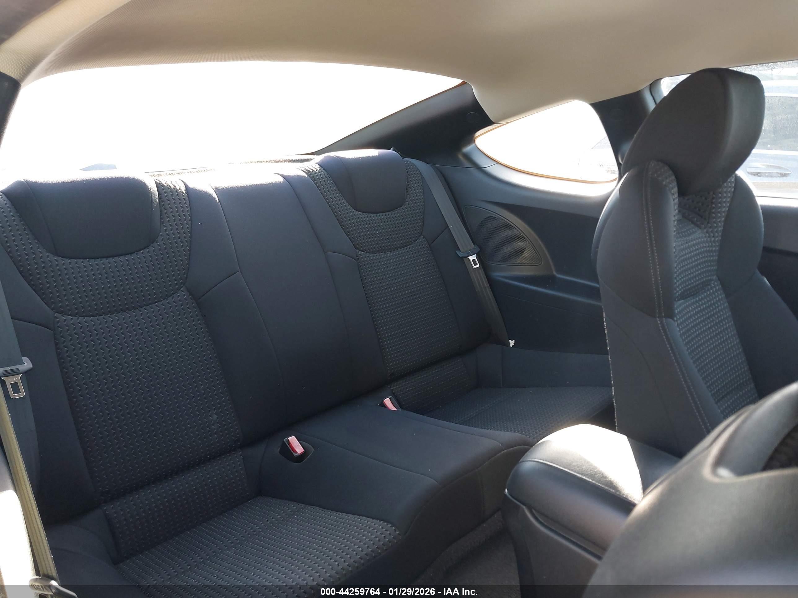 HYUNDAI GENESIS image 8
