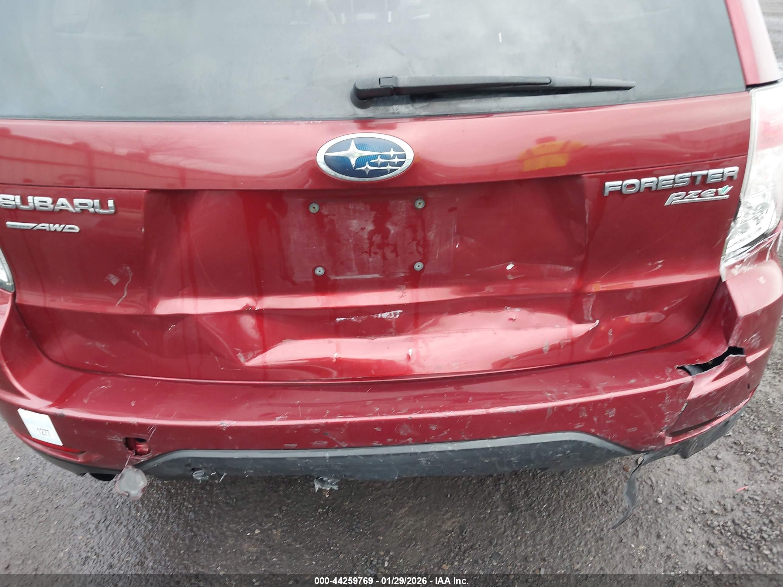 SUBARU FORESTER image 6