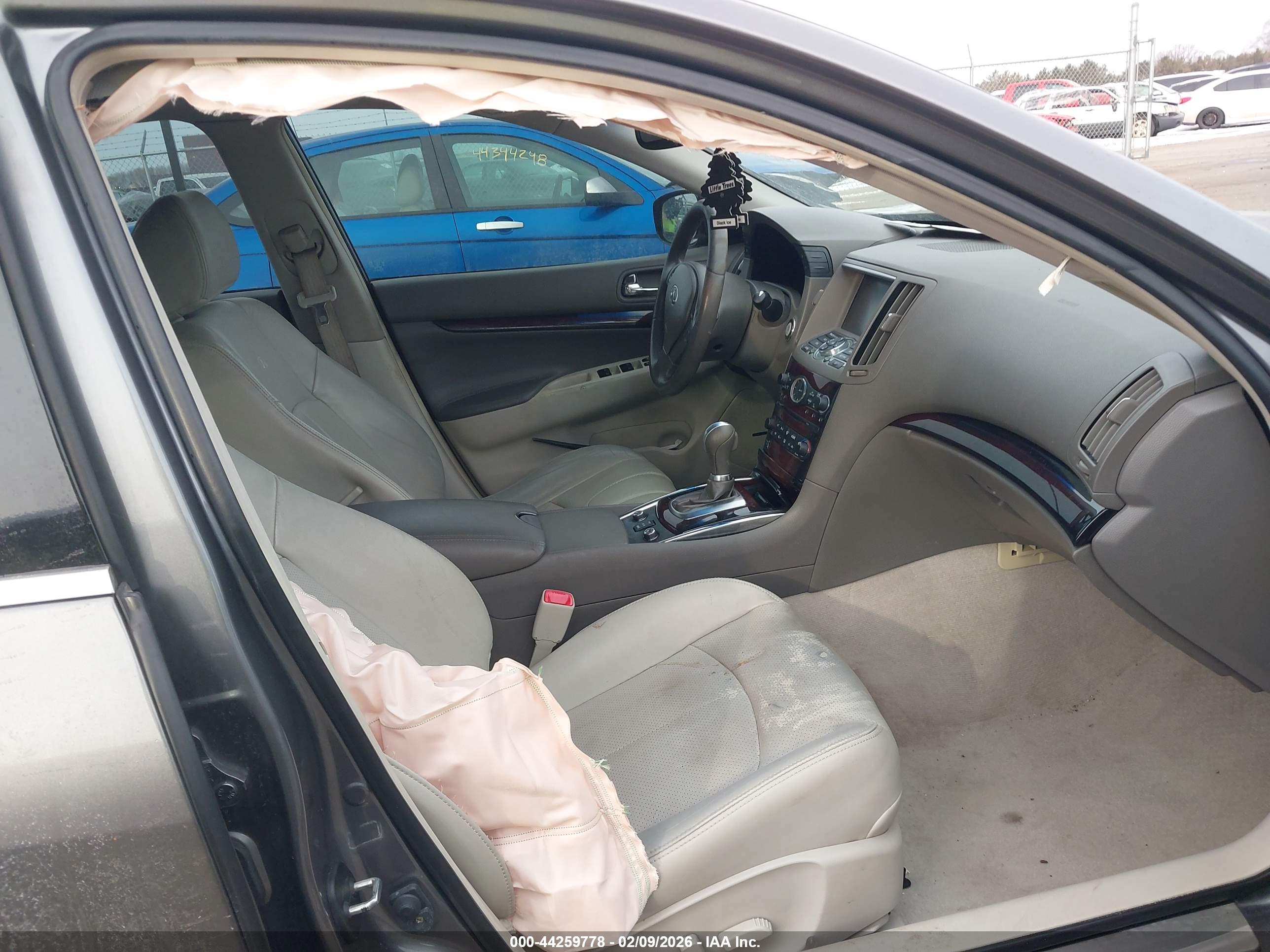 INFINITI G37X image 5