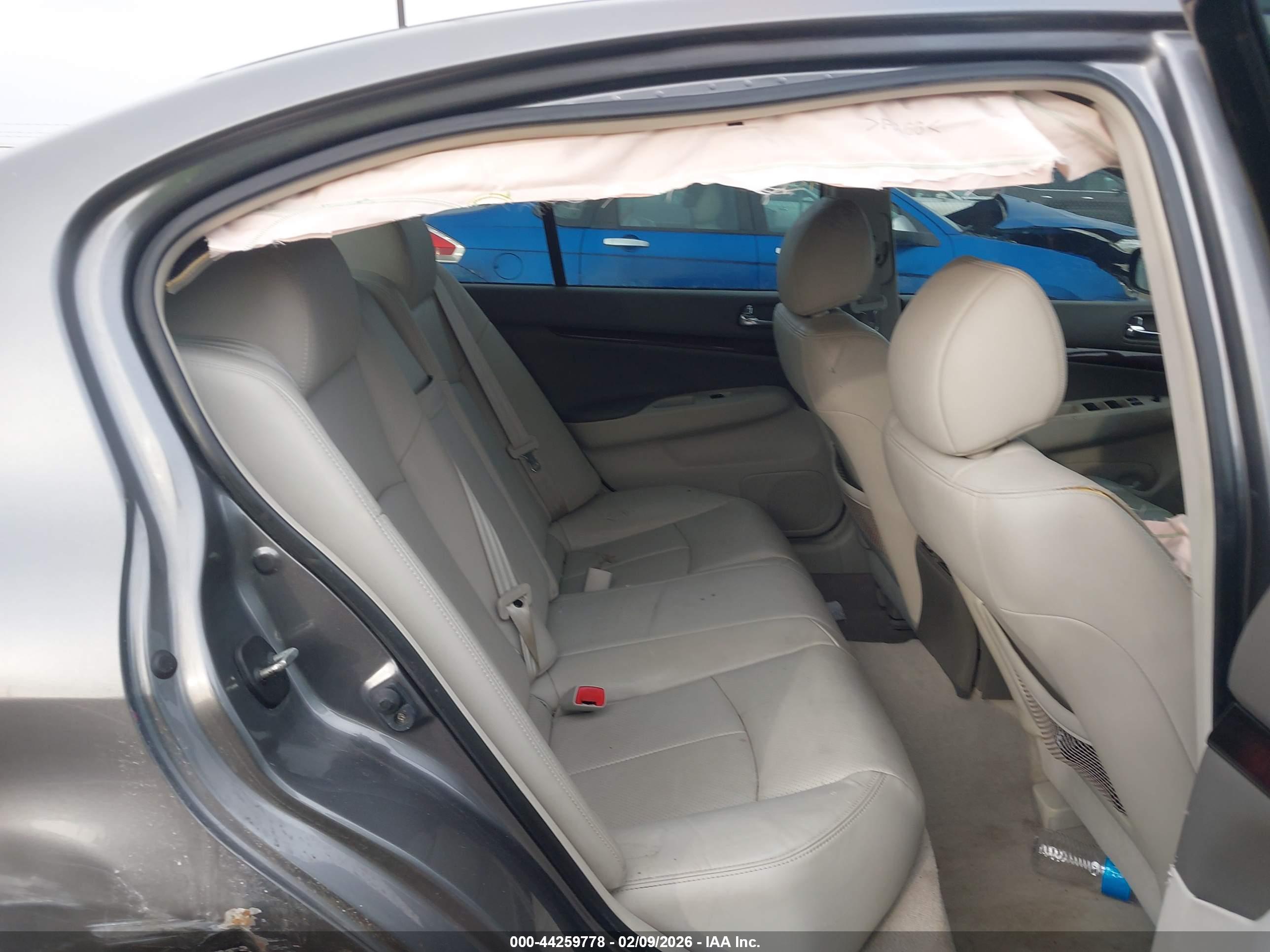 INFINITI G37X image 8