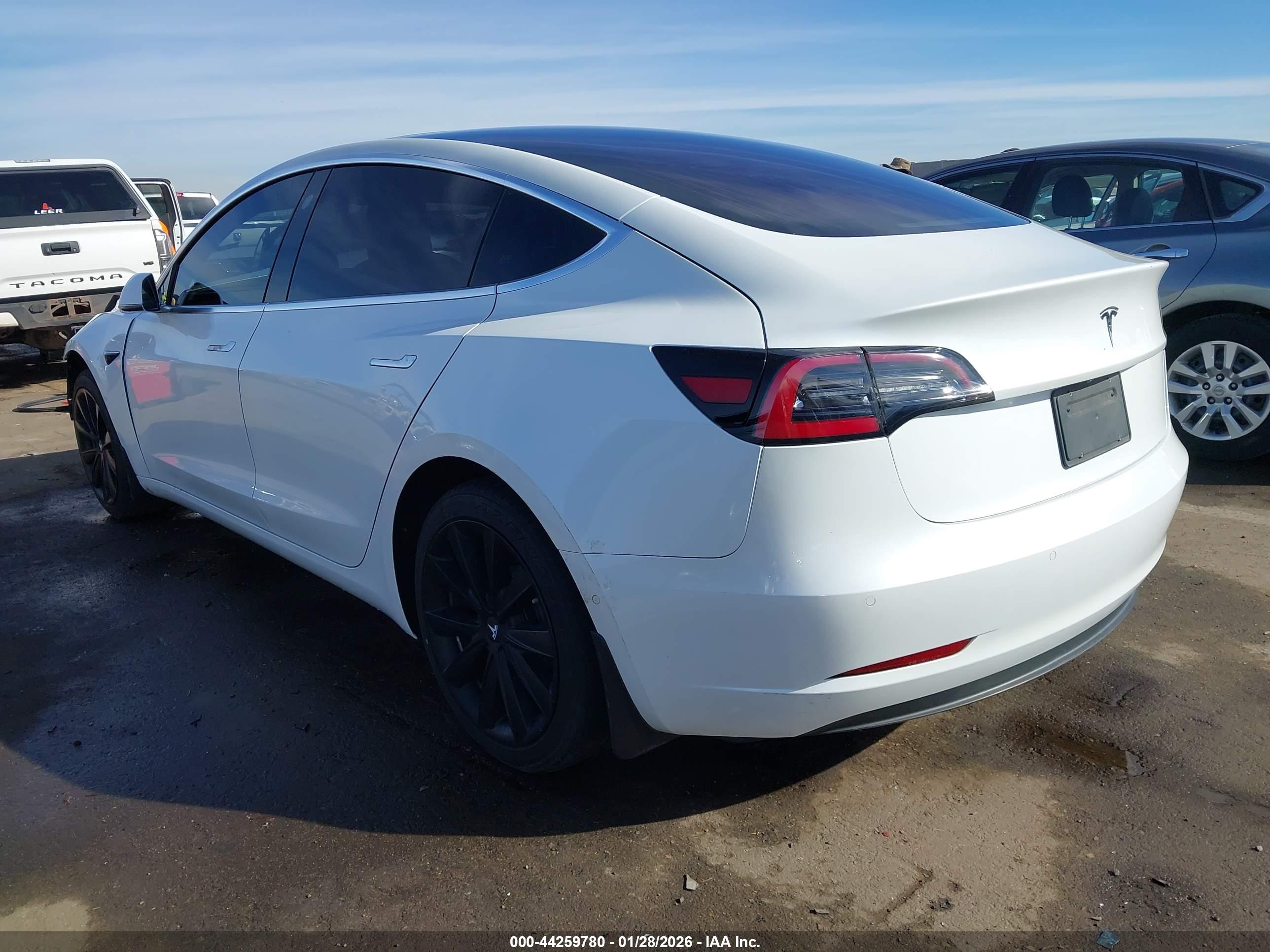 TESLA MODEL image 3