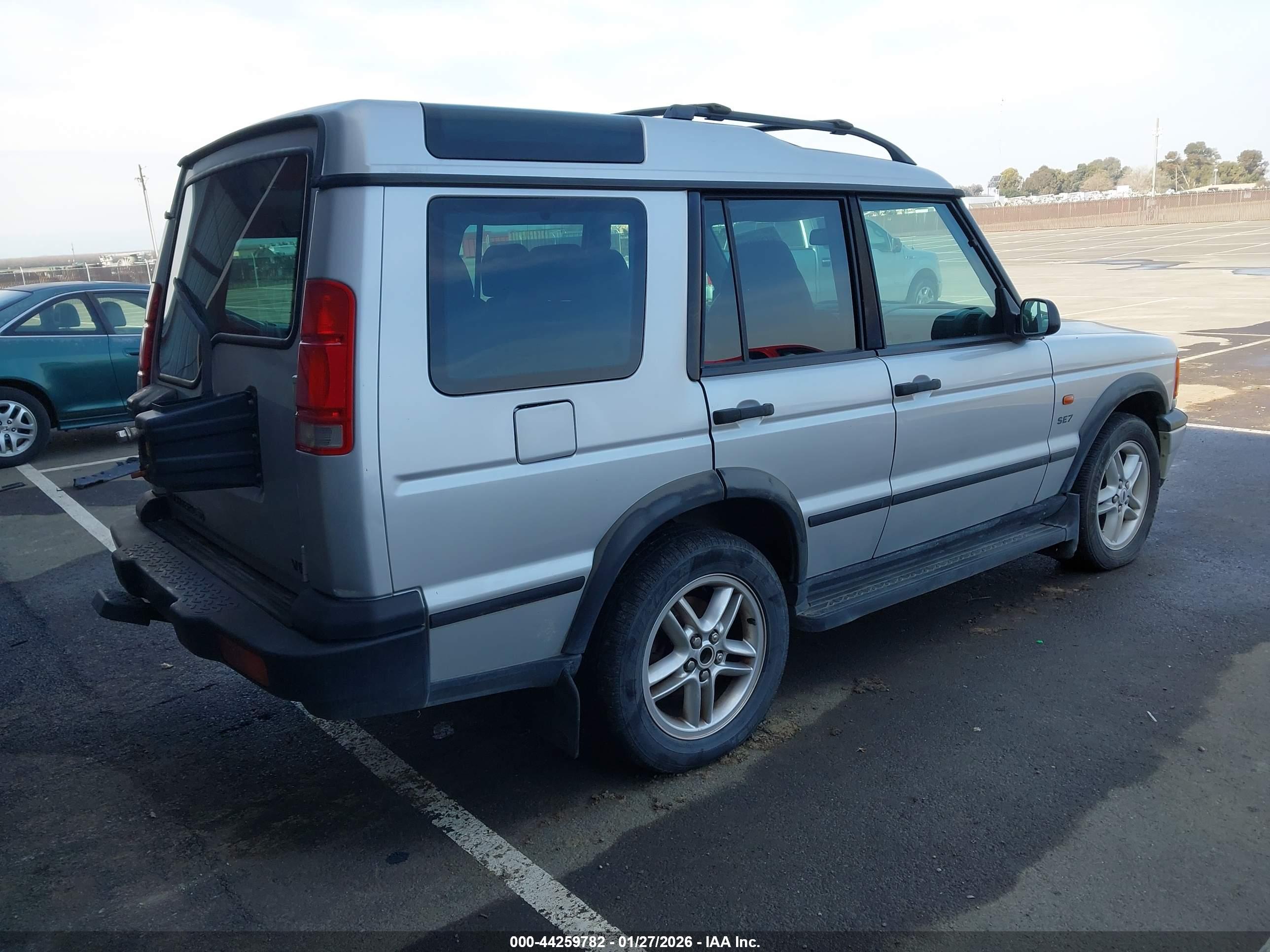 LAND ROVER image 4