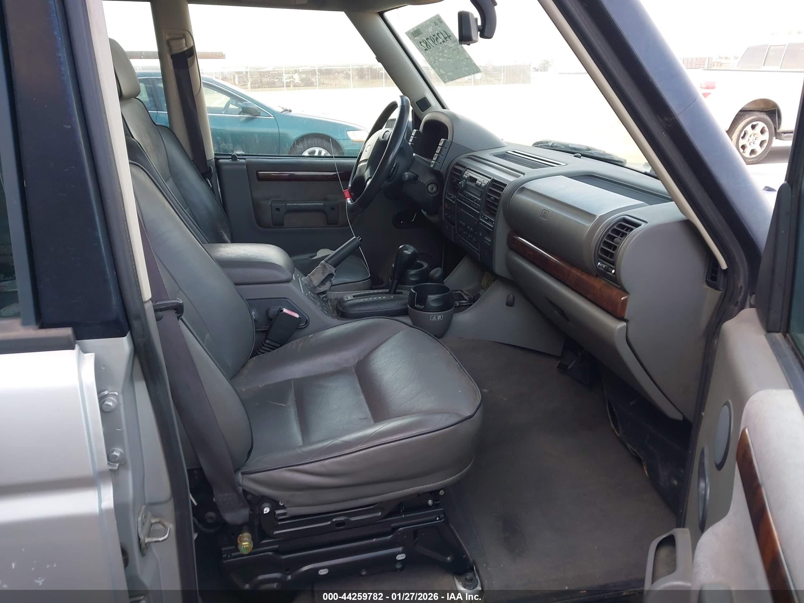 LAND ROVER image 5