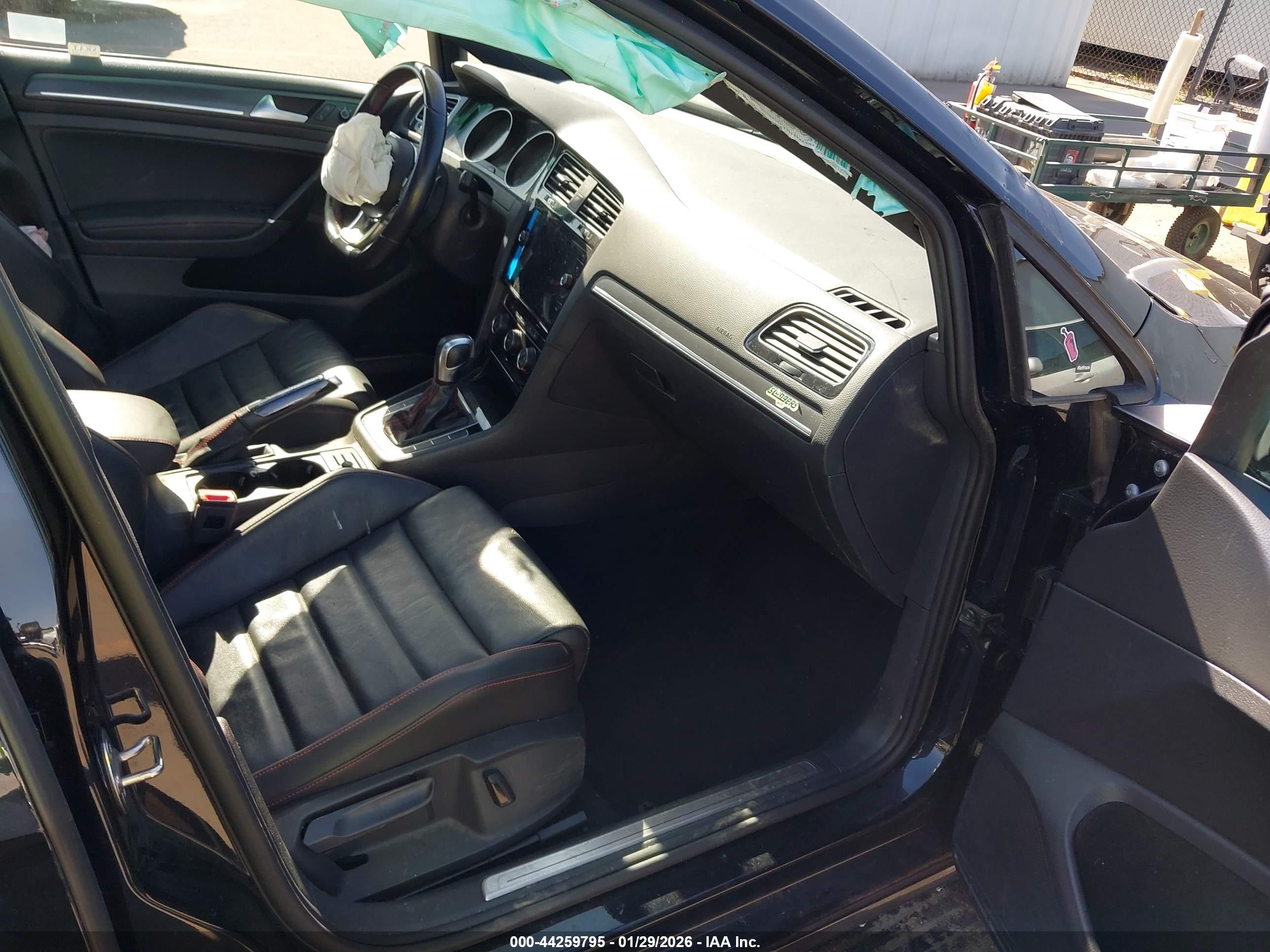 VOLKSWAGEN GOLF image 5