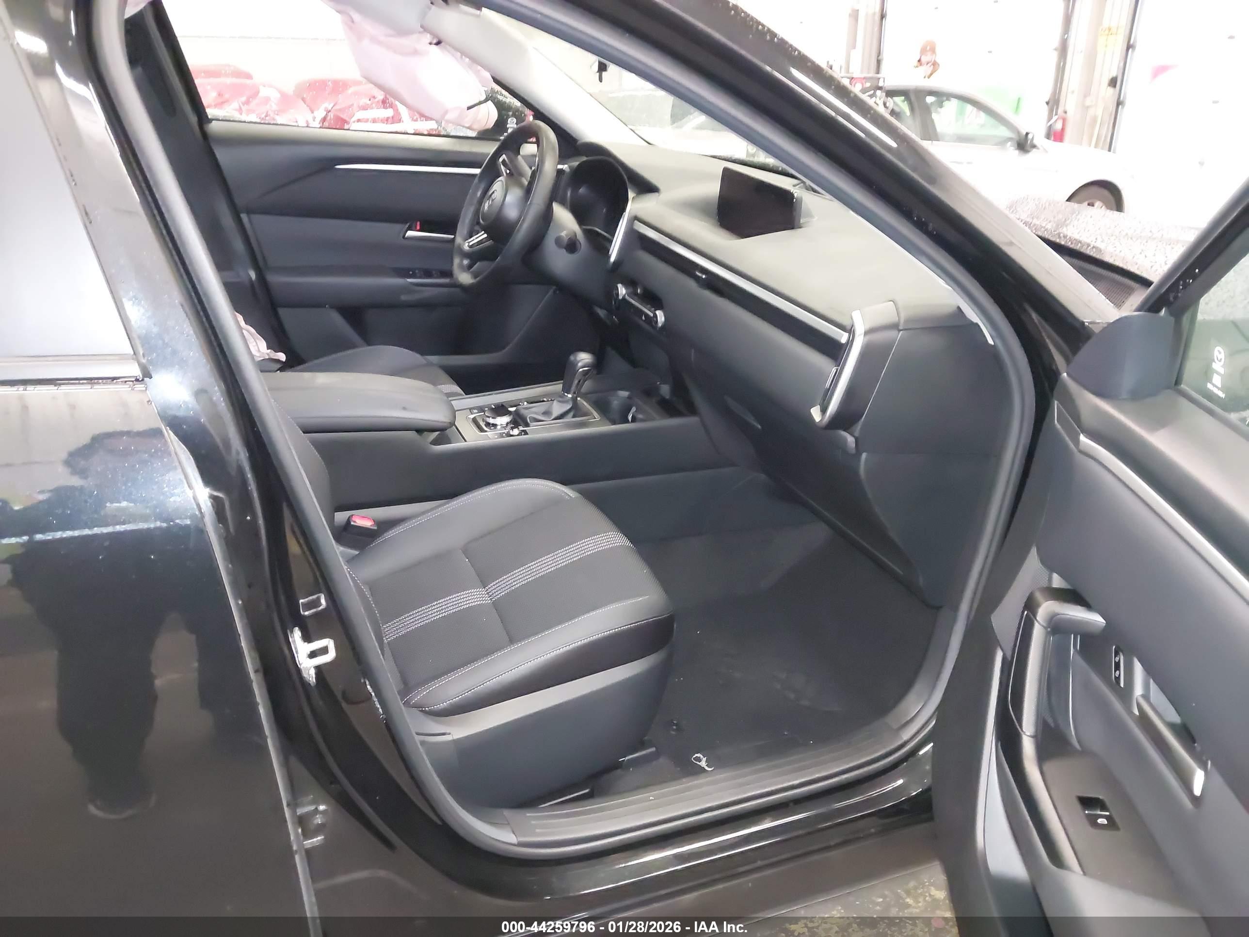 MAZDA CX-50 image 5