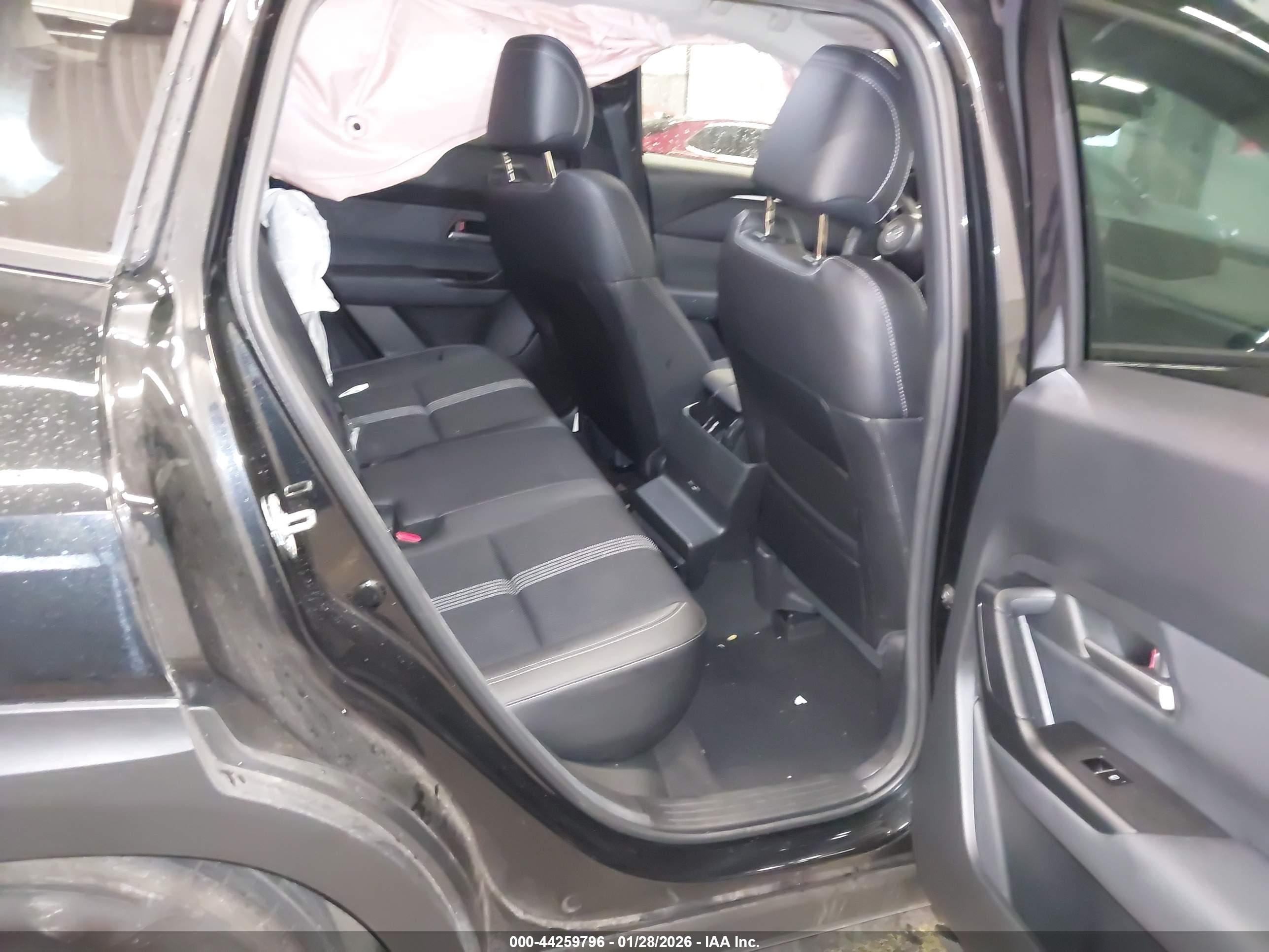 MAZDA CX-50 image 8