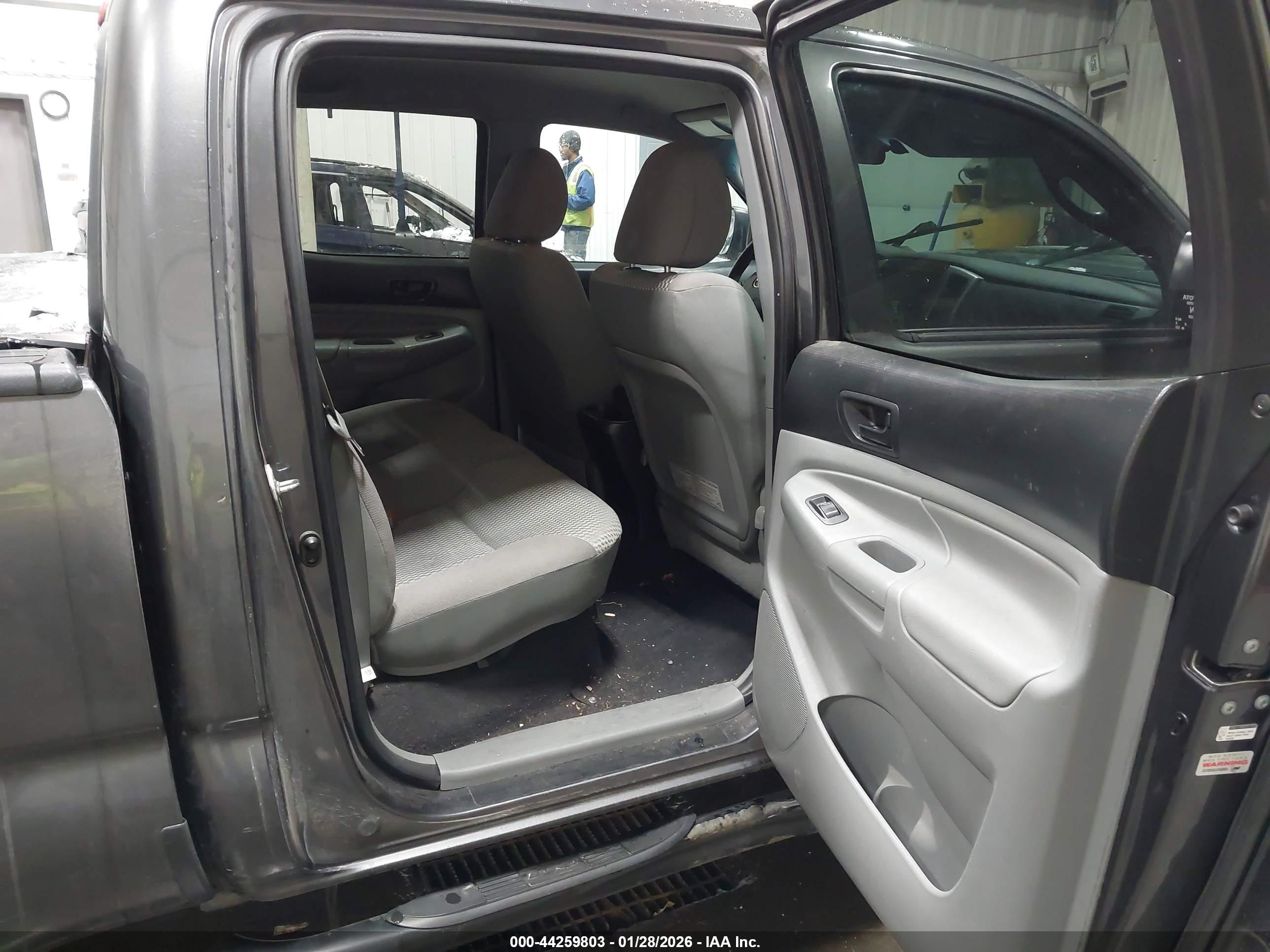 TOYOTA TACOMA image 8
