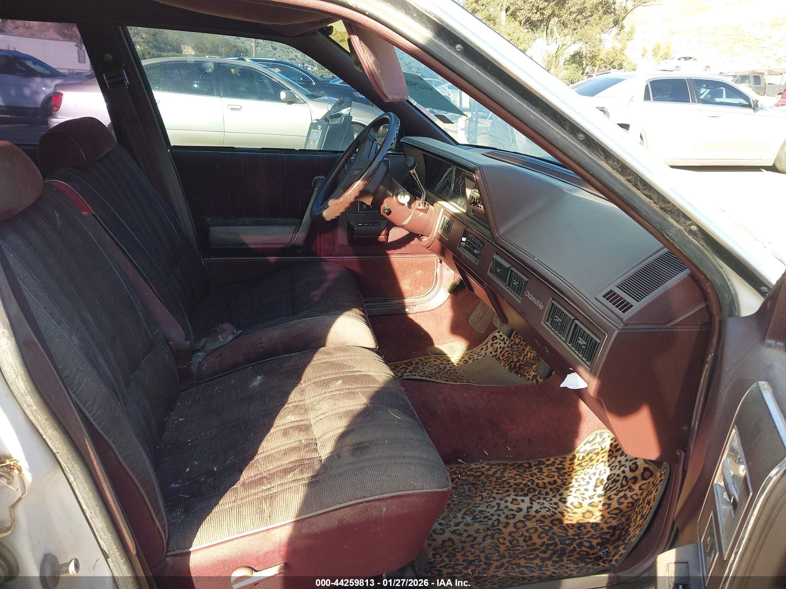 OLDSMOBILE CUTLASS image 5
