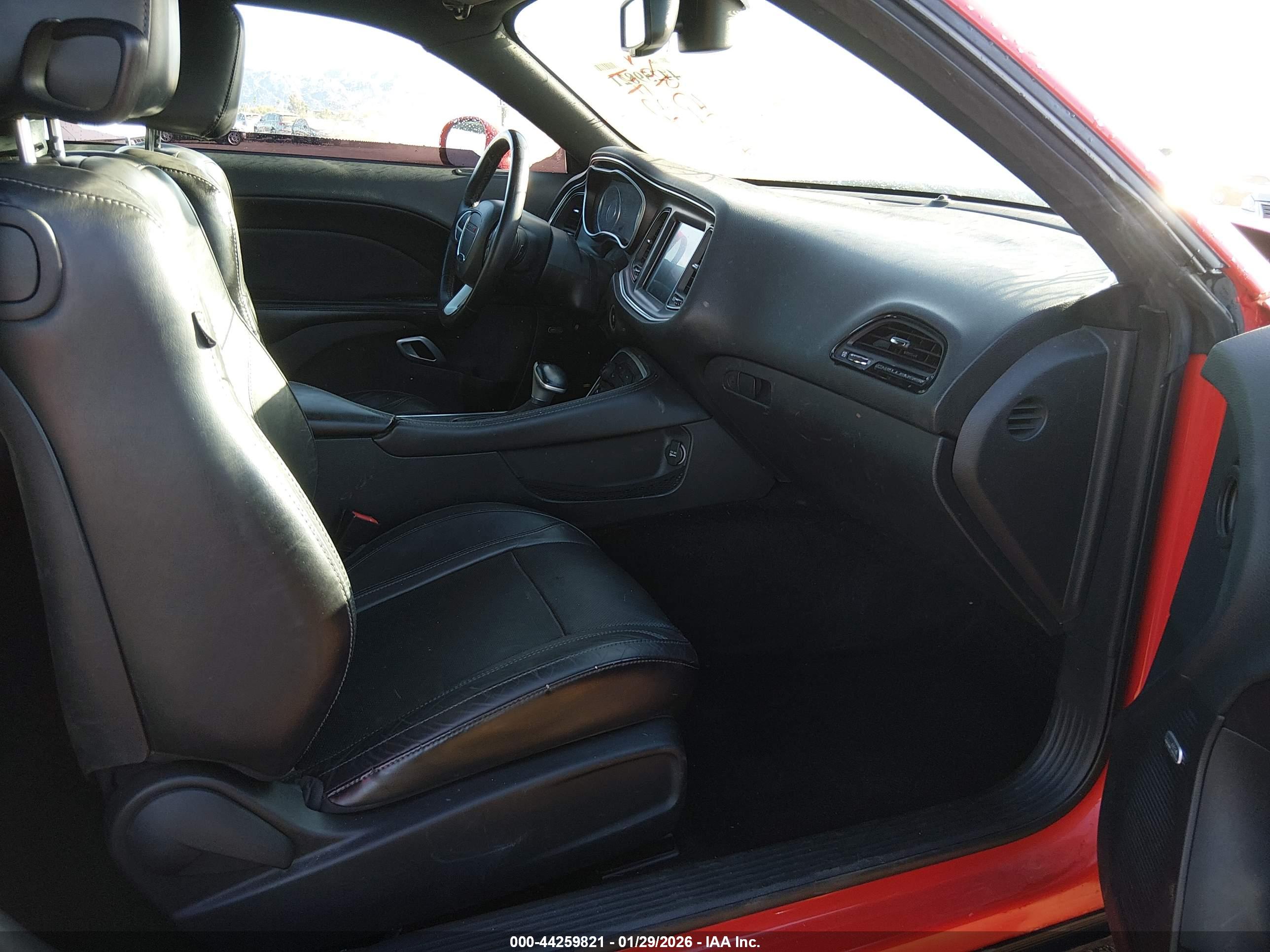 DODGE CHALLENGER image 5
