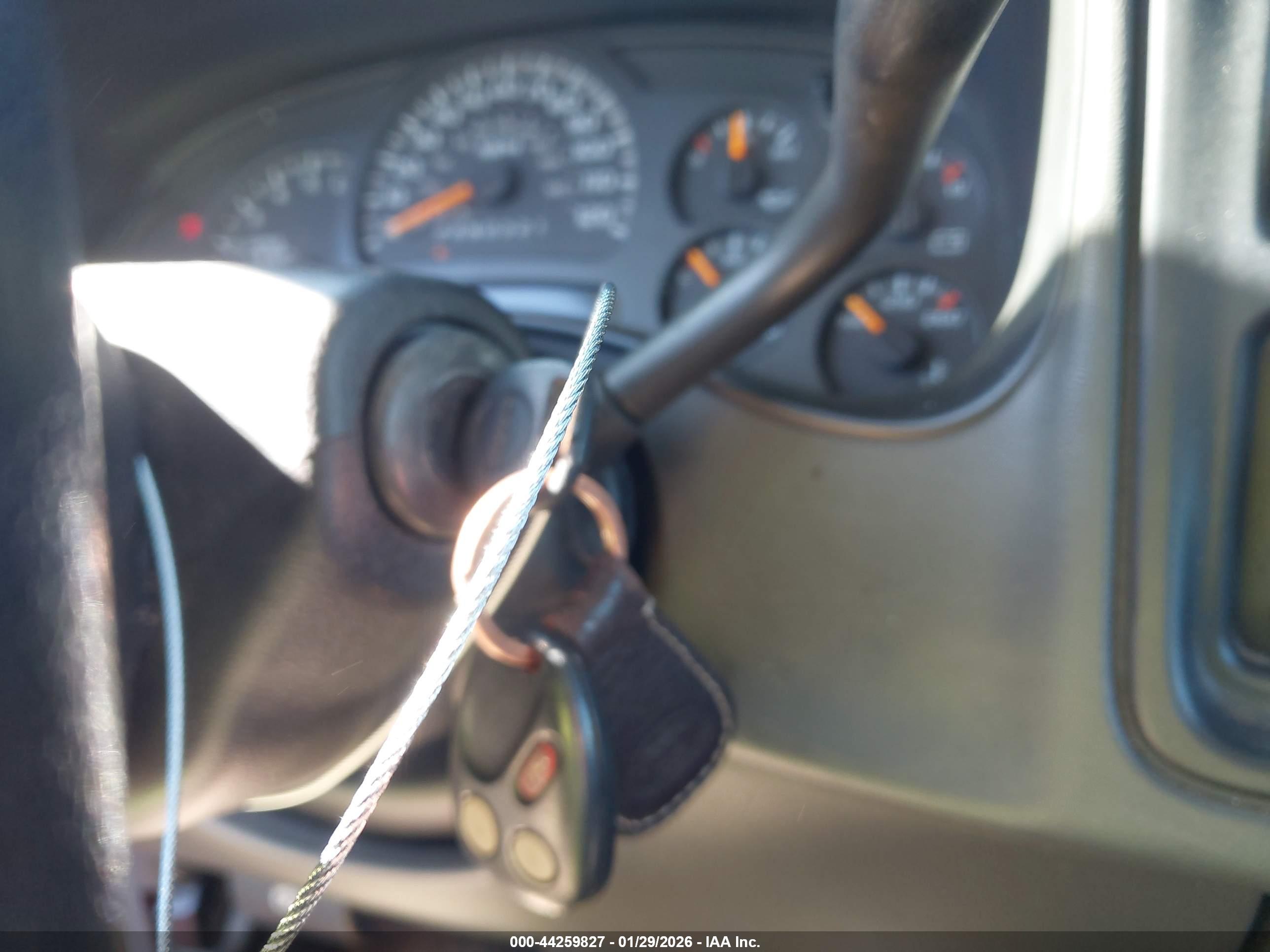 GMC SIERRA image 11