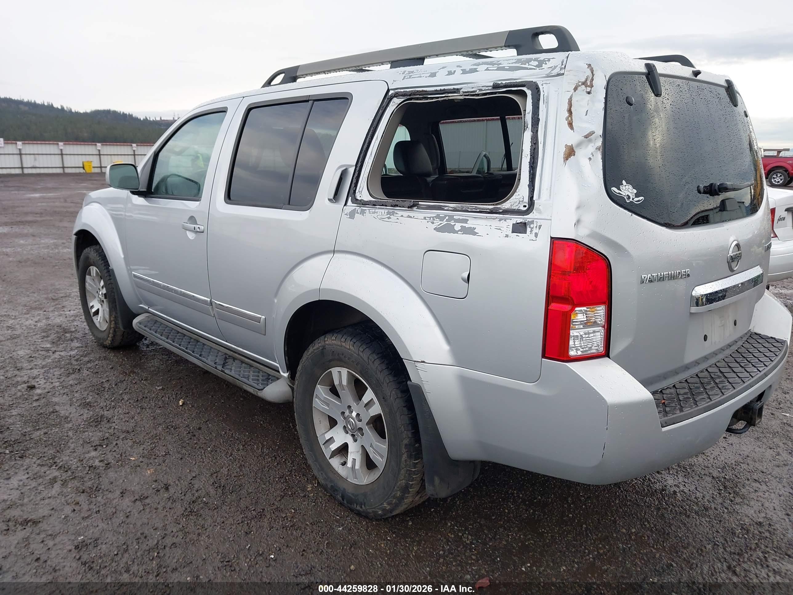 NISSAN PATHFINDER image 3