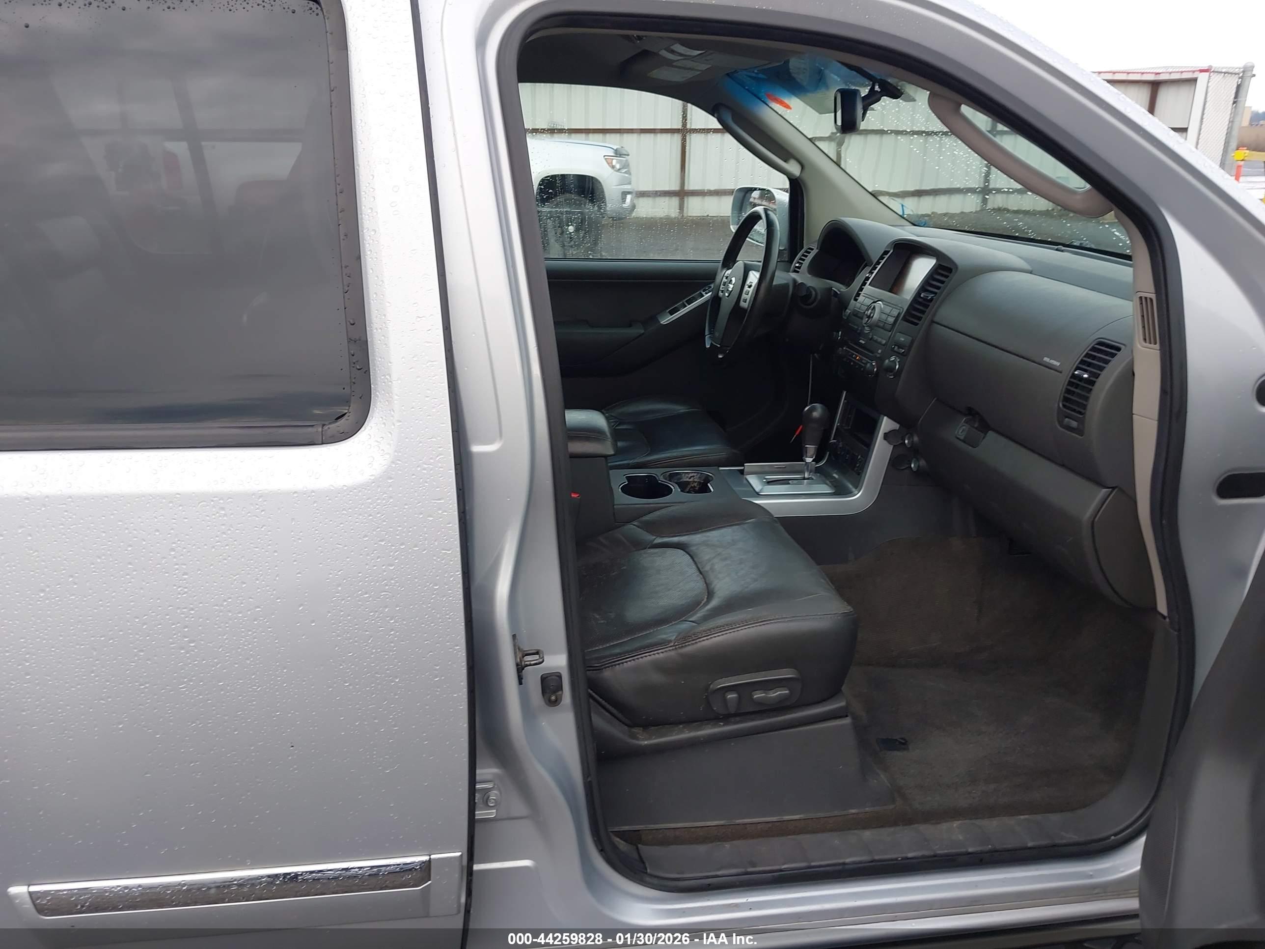 NISSAN PATHFINDER image 5