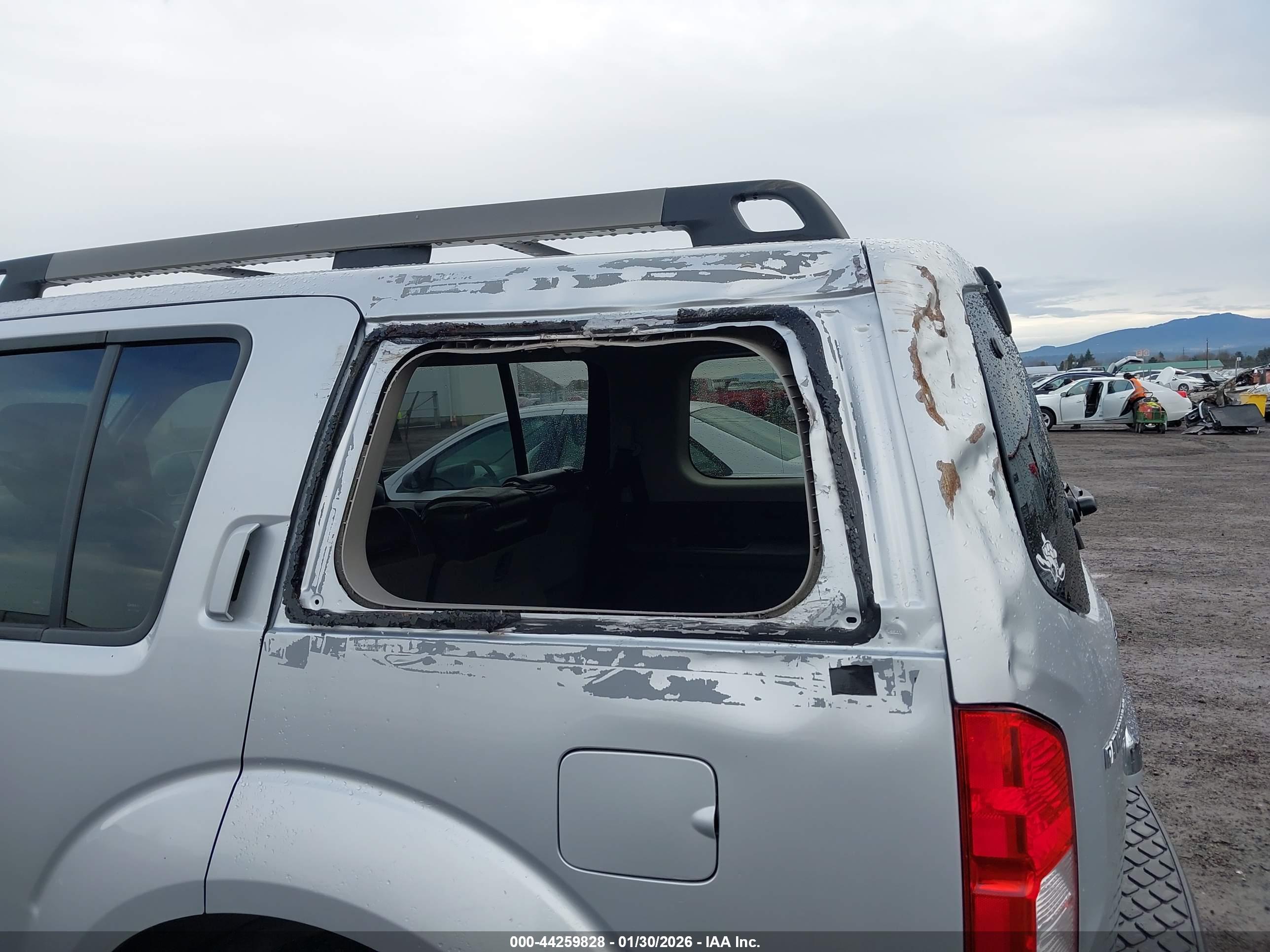 NISSAN PATHFINDER image 6