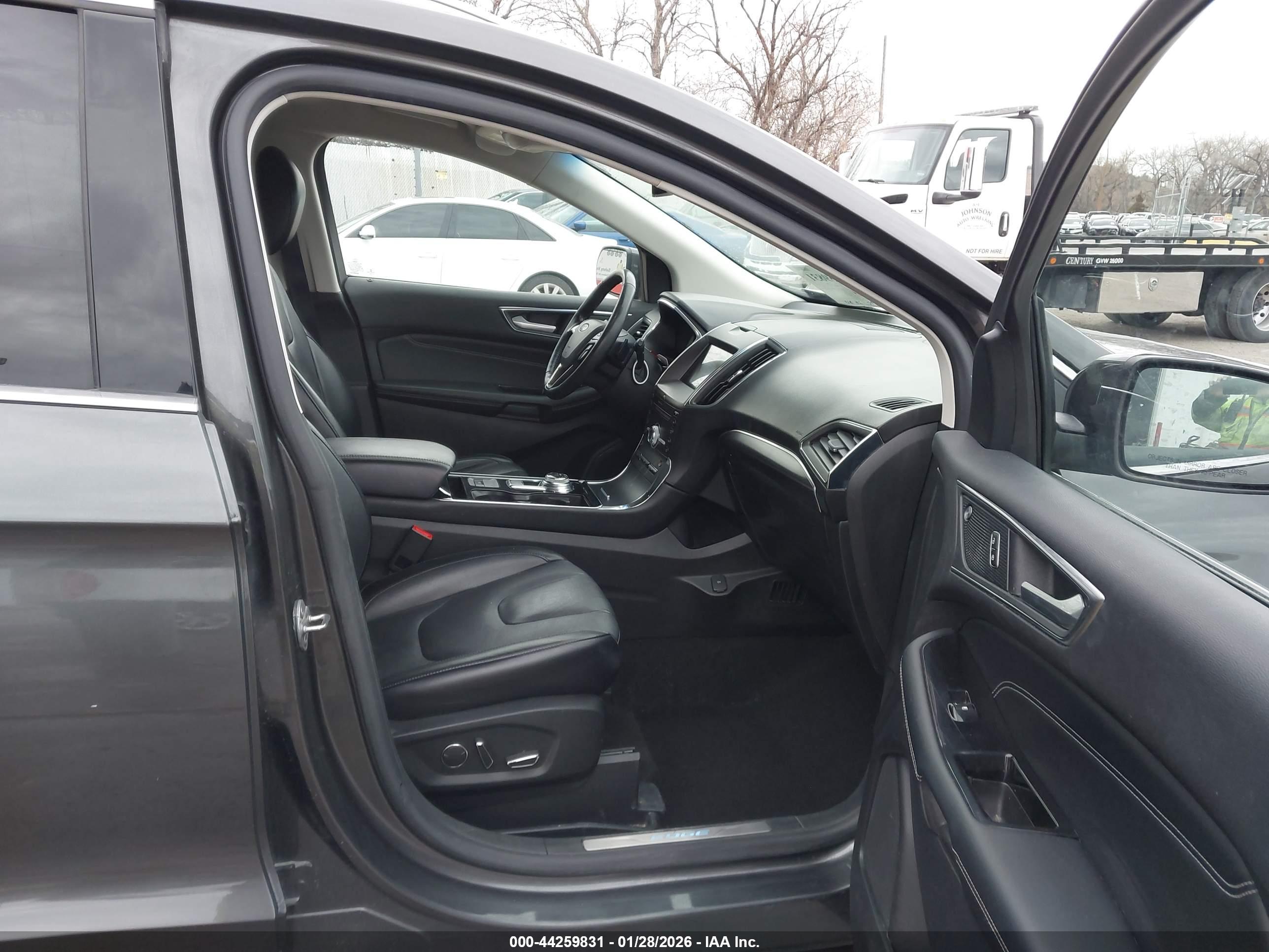 FORD EDGE image 5