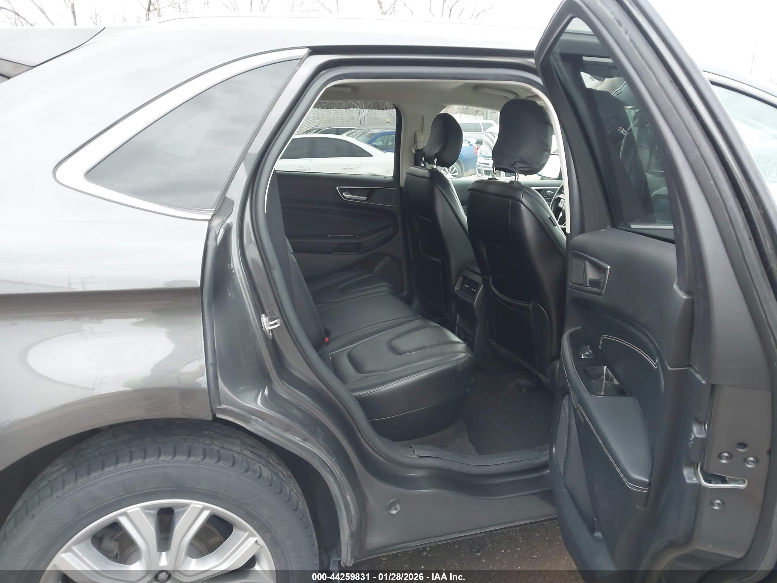 FORD EDGE image 8