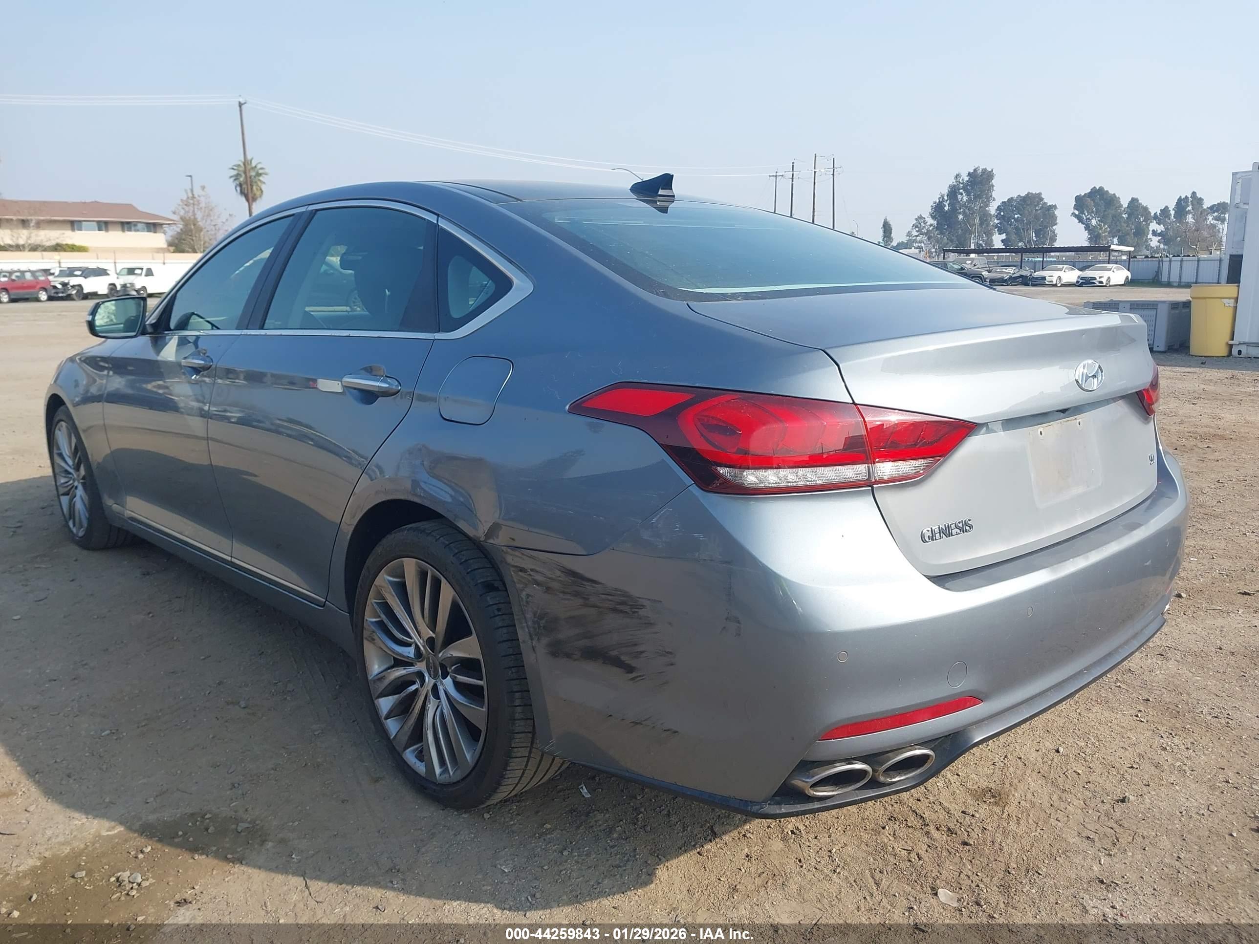 HYUNDAI GENESIS image 3