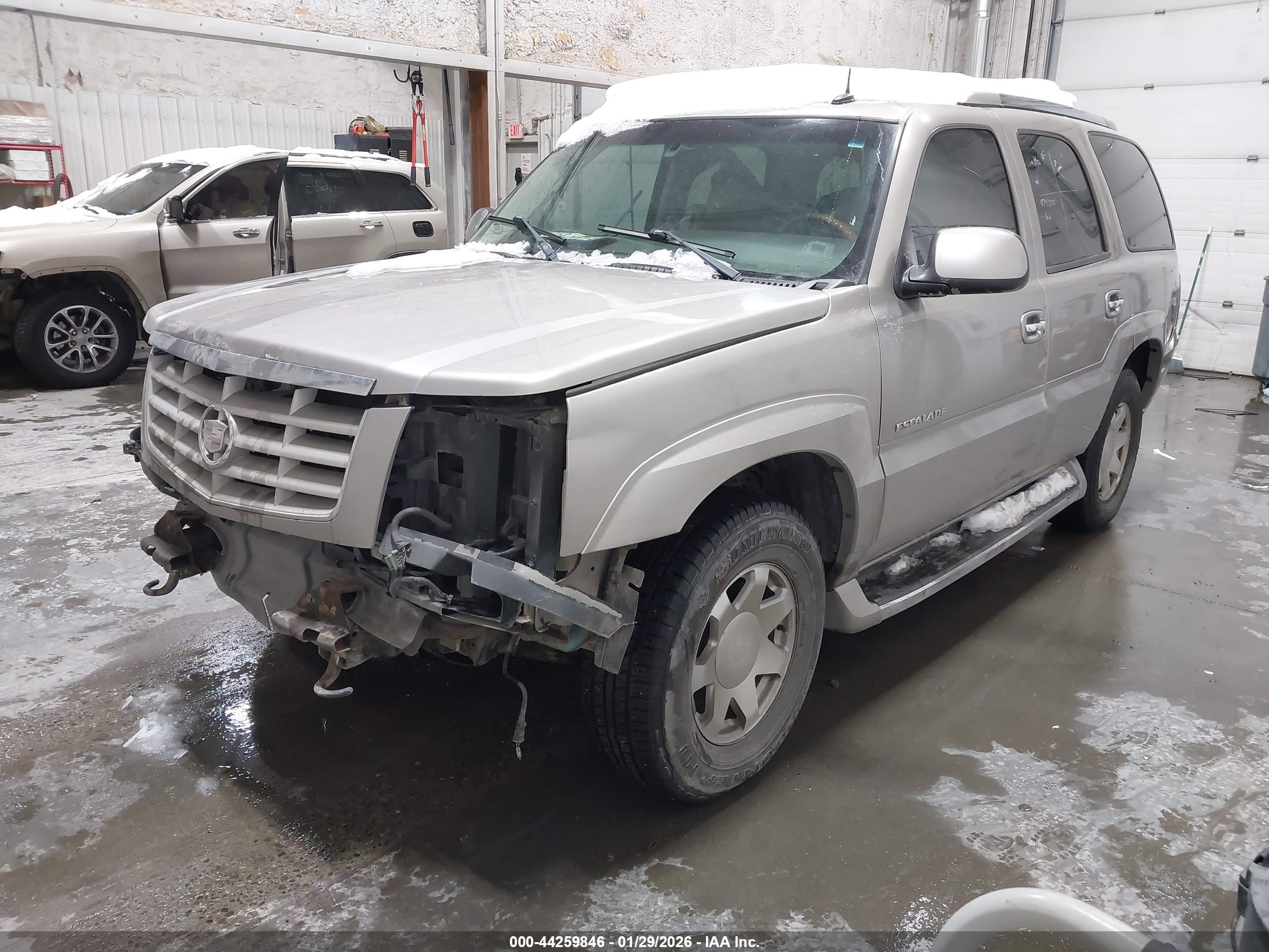 CADILLAC ESCALADE image 2