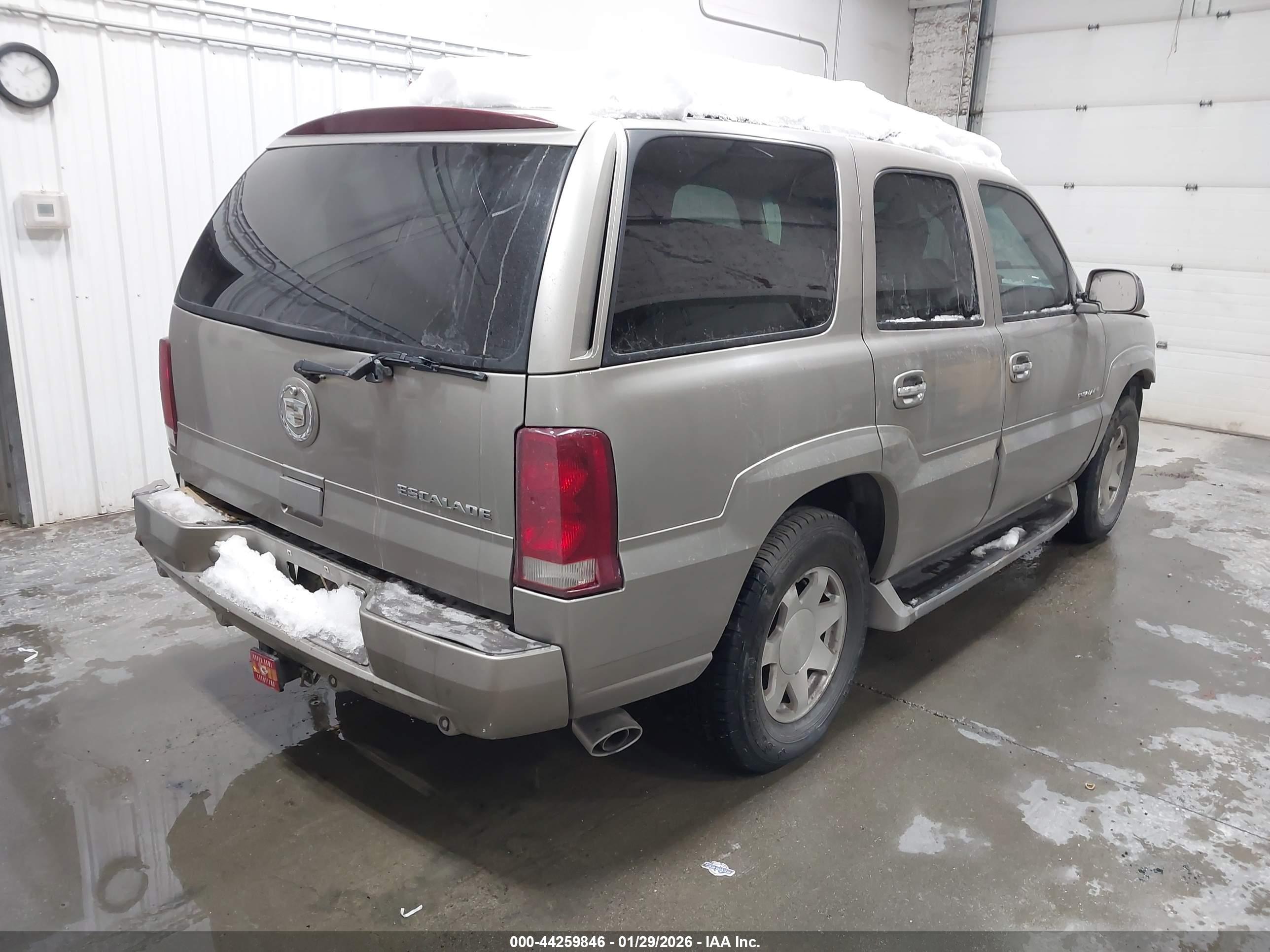 CADILLAC ESCALADE image 4