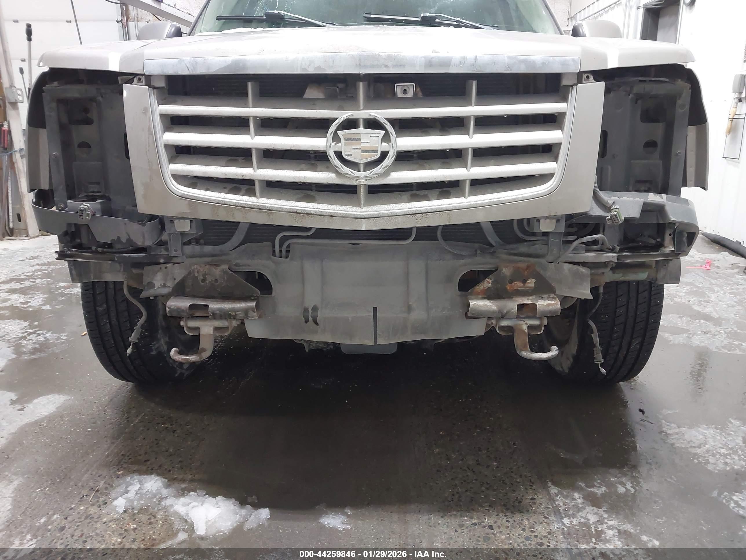 CADILLAC ESCALADE image 6