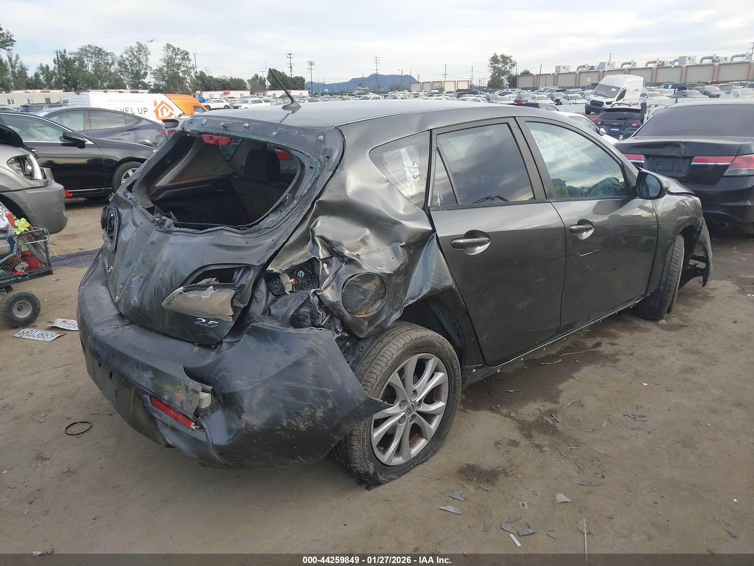 MAZDA MAZDA3 image 4