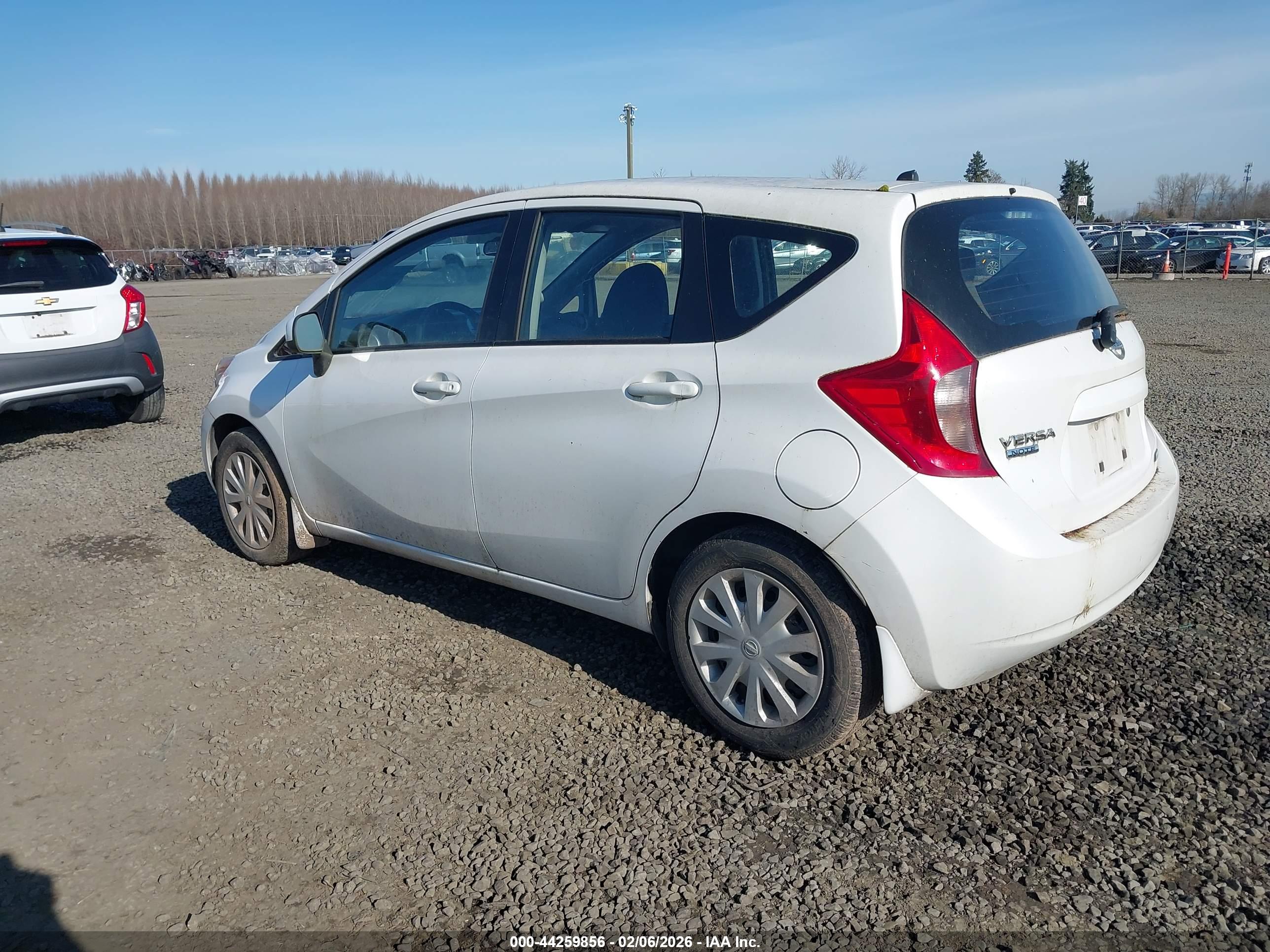 NISSAN VERSA image 3