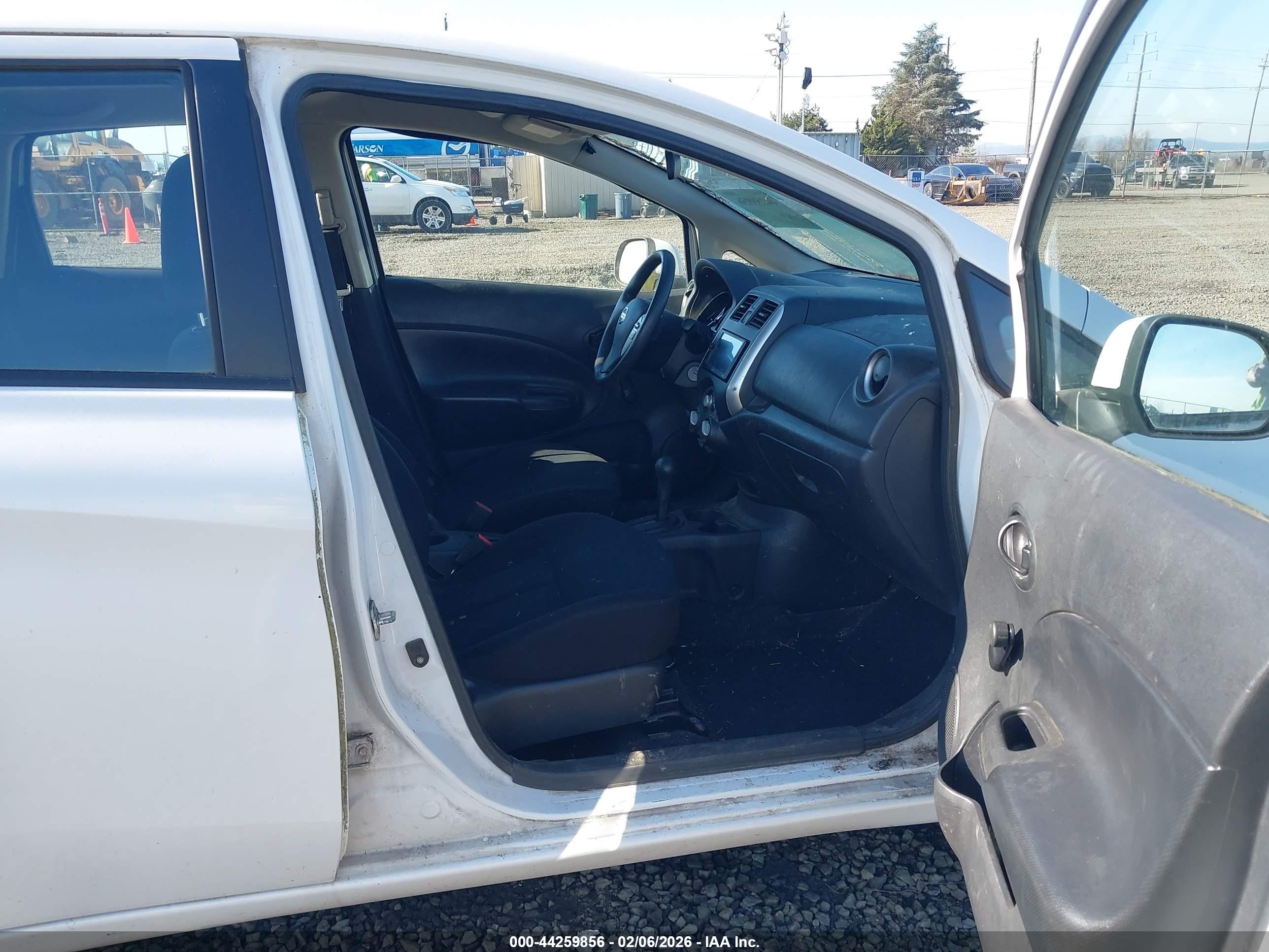 NISSAN VERSA image 5