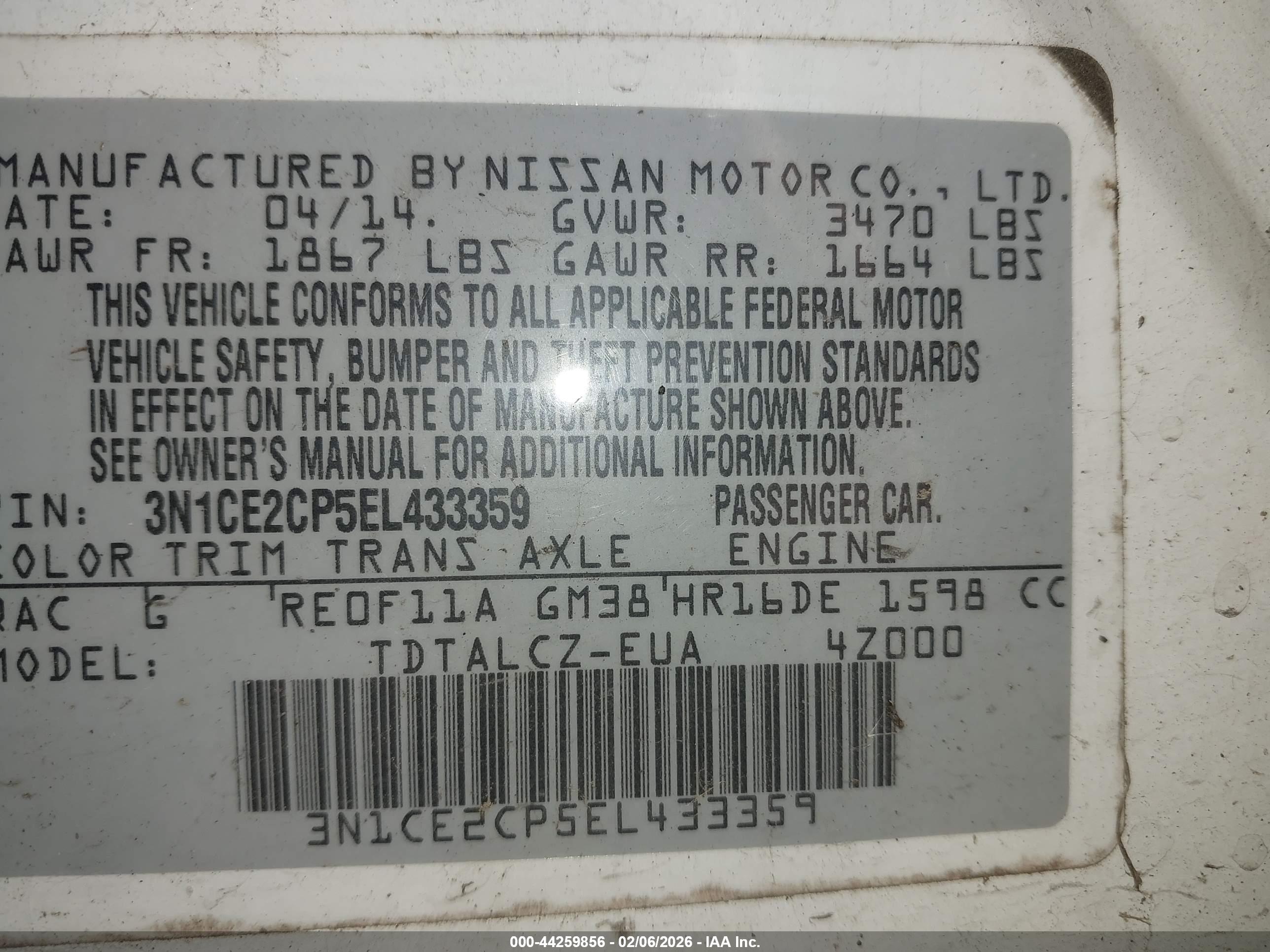 NISSAN VERSA image 9