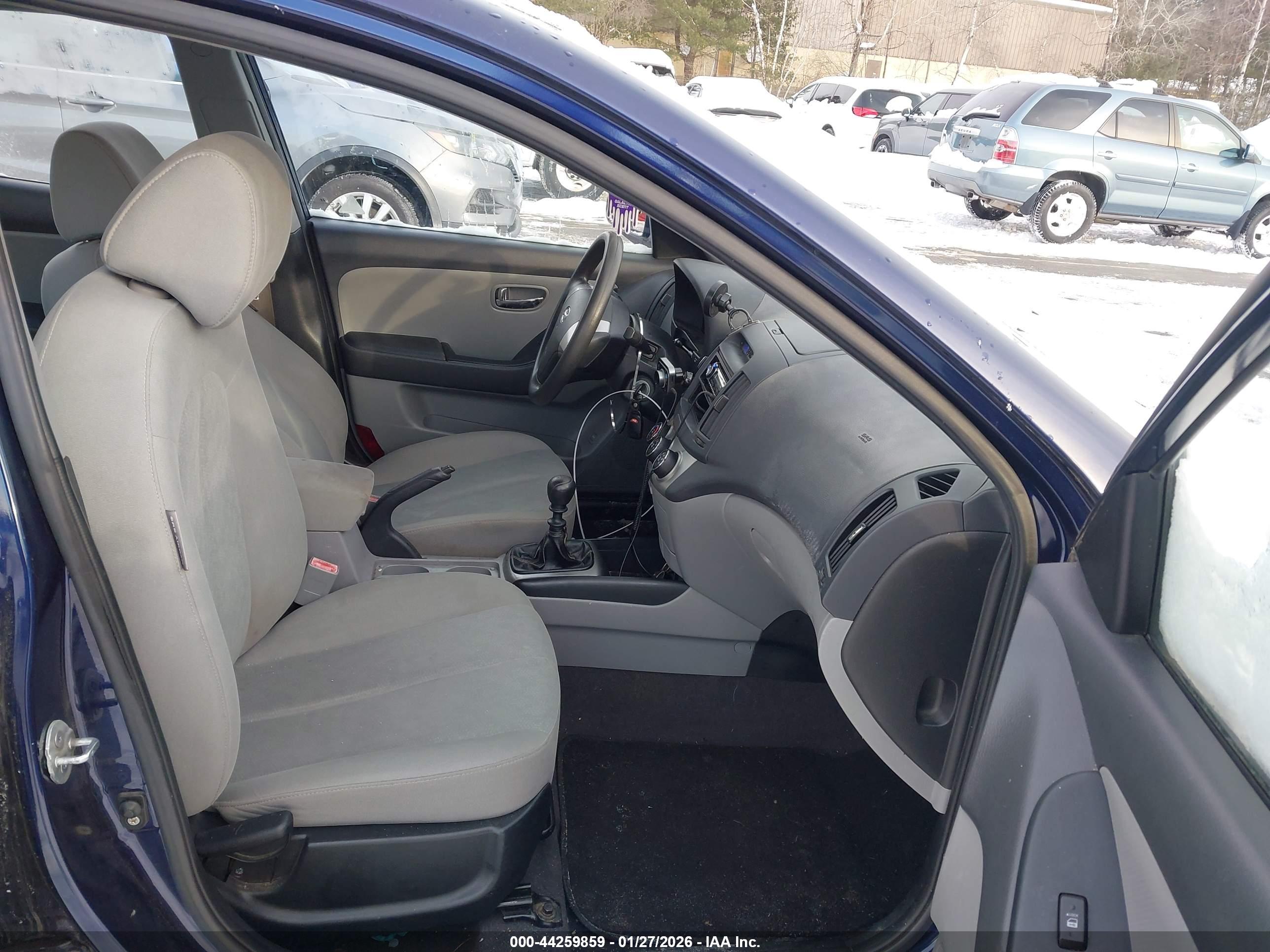 HYUNDAI ELANTRA image 5
