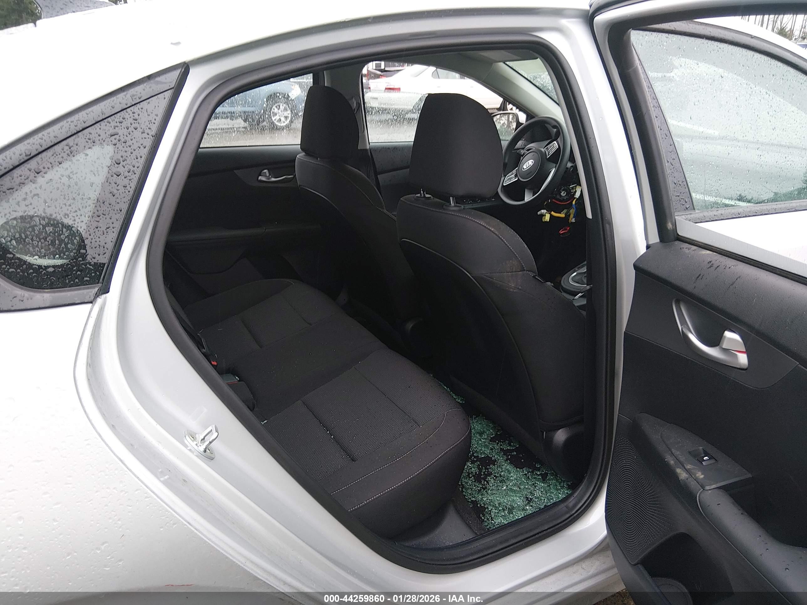 KIA FORTE image 8