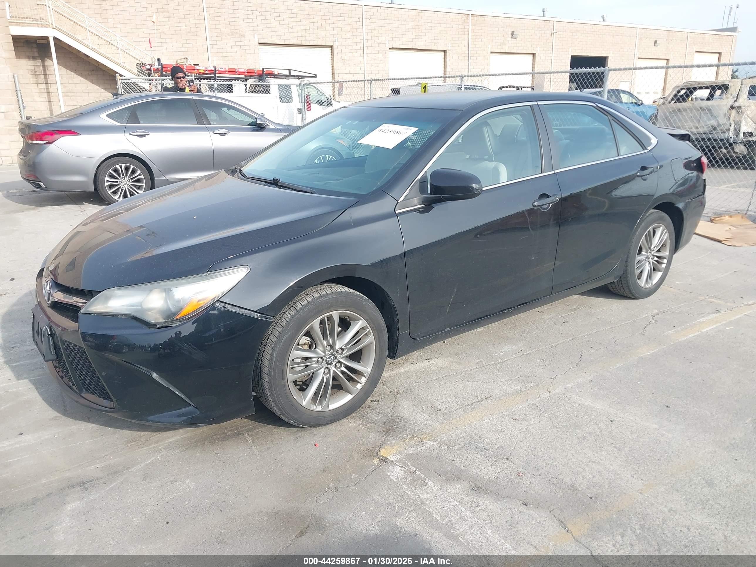 TOYOTA CAMRY image 2