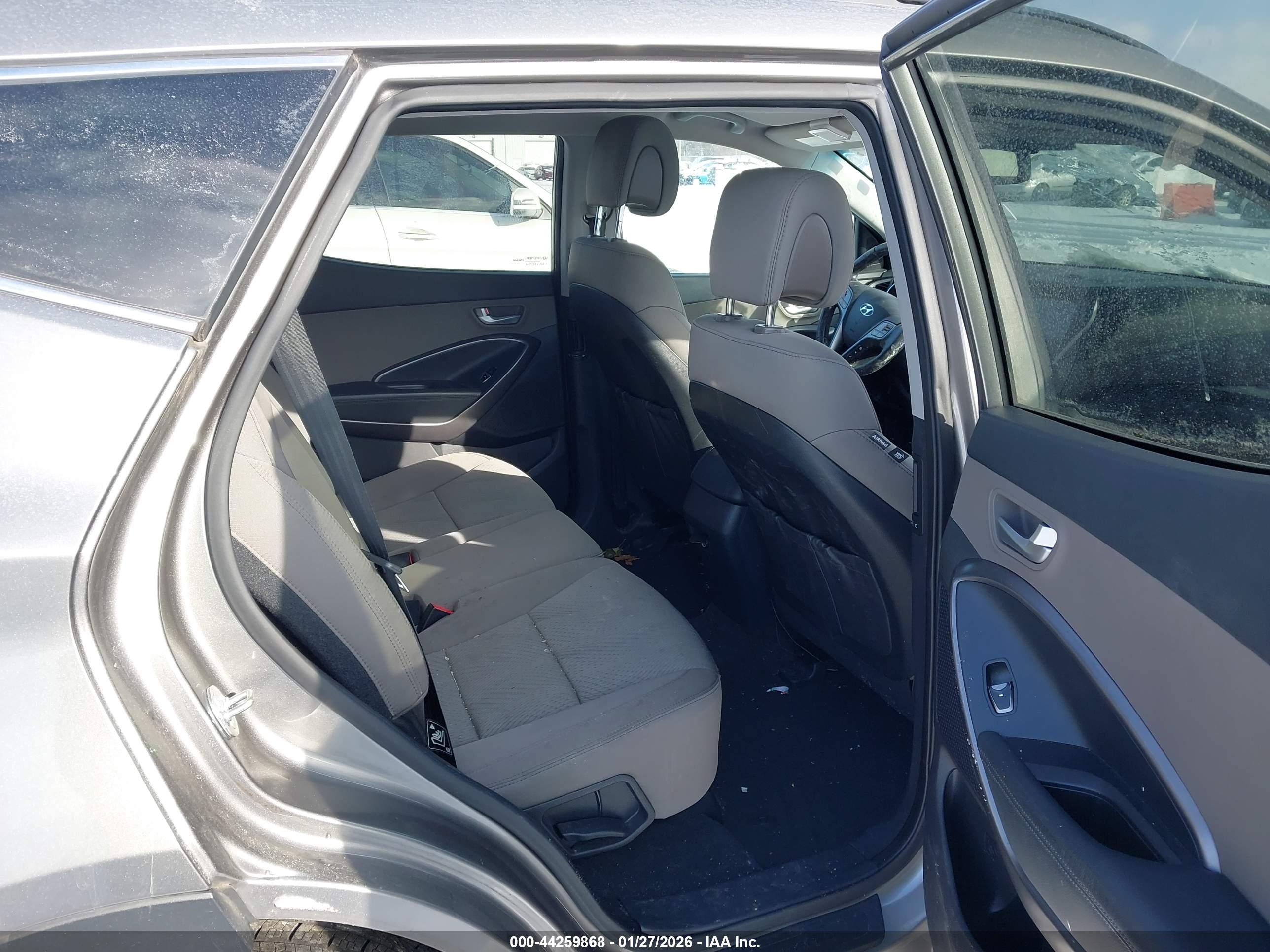 HYUNDAI SANTA image 8