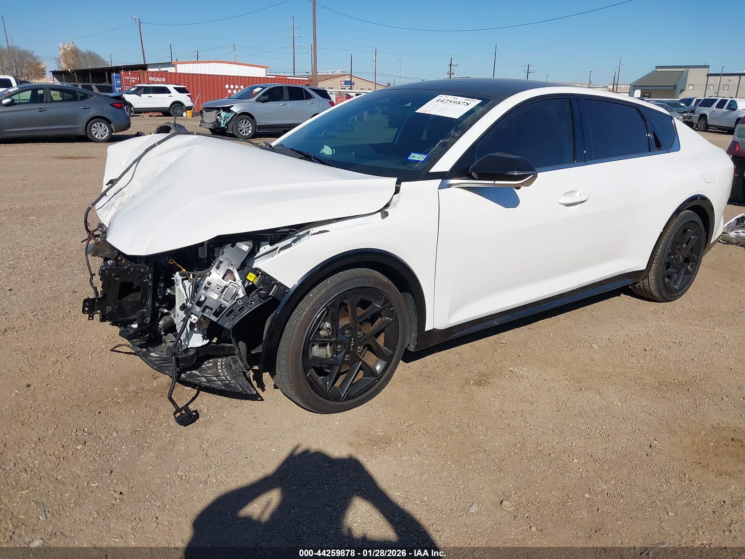 KIA K4 image 2
