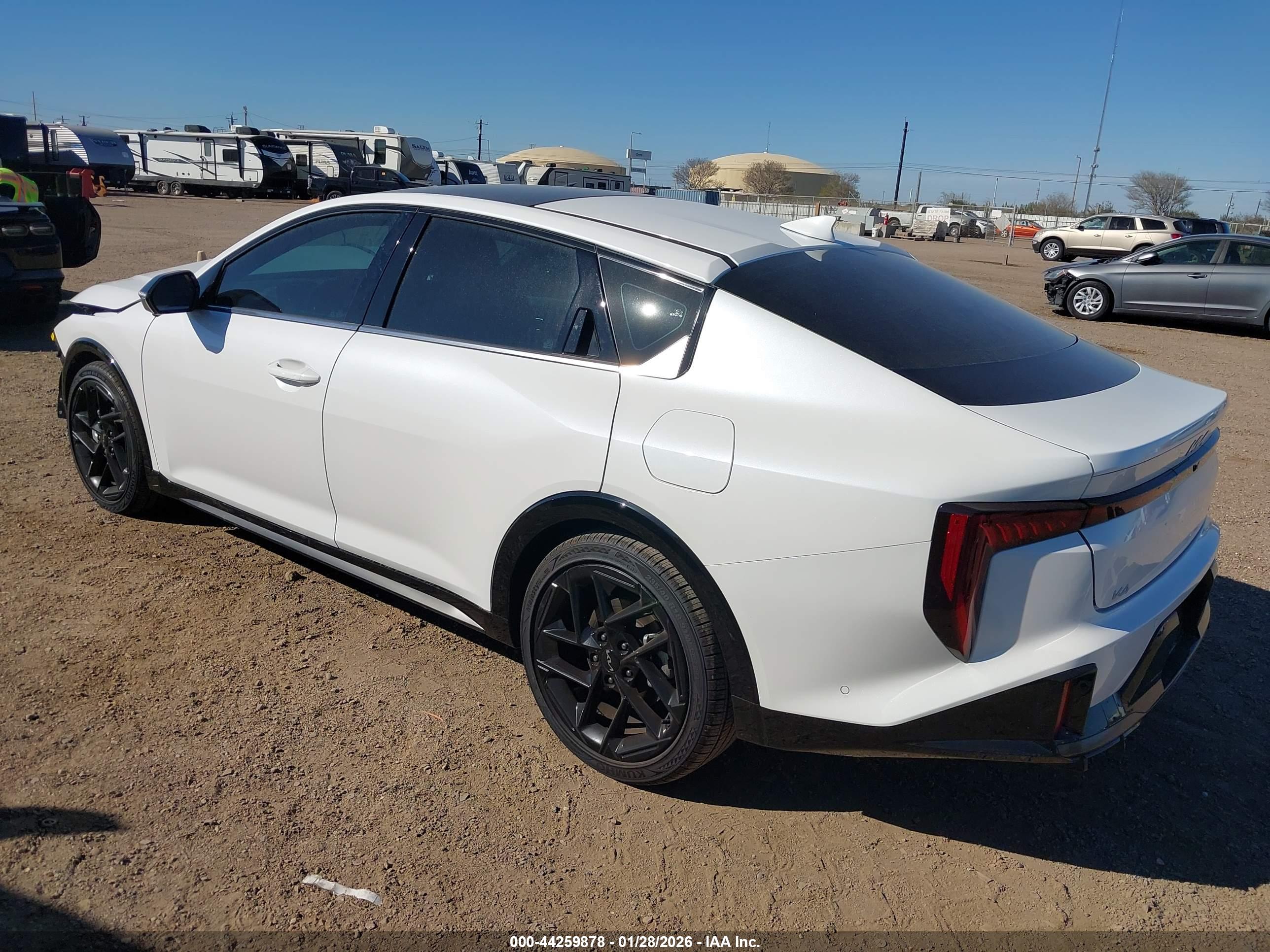 KIA K4 image 3