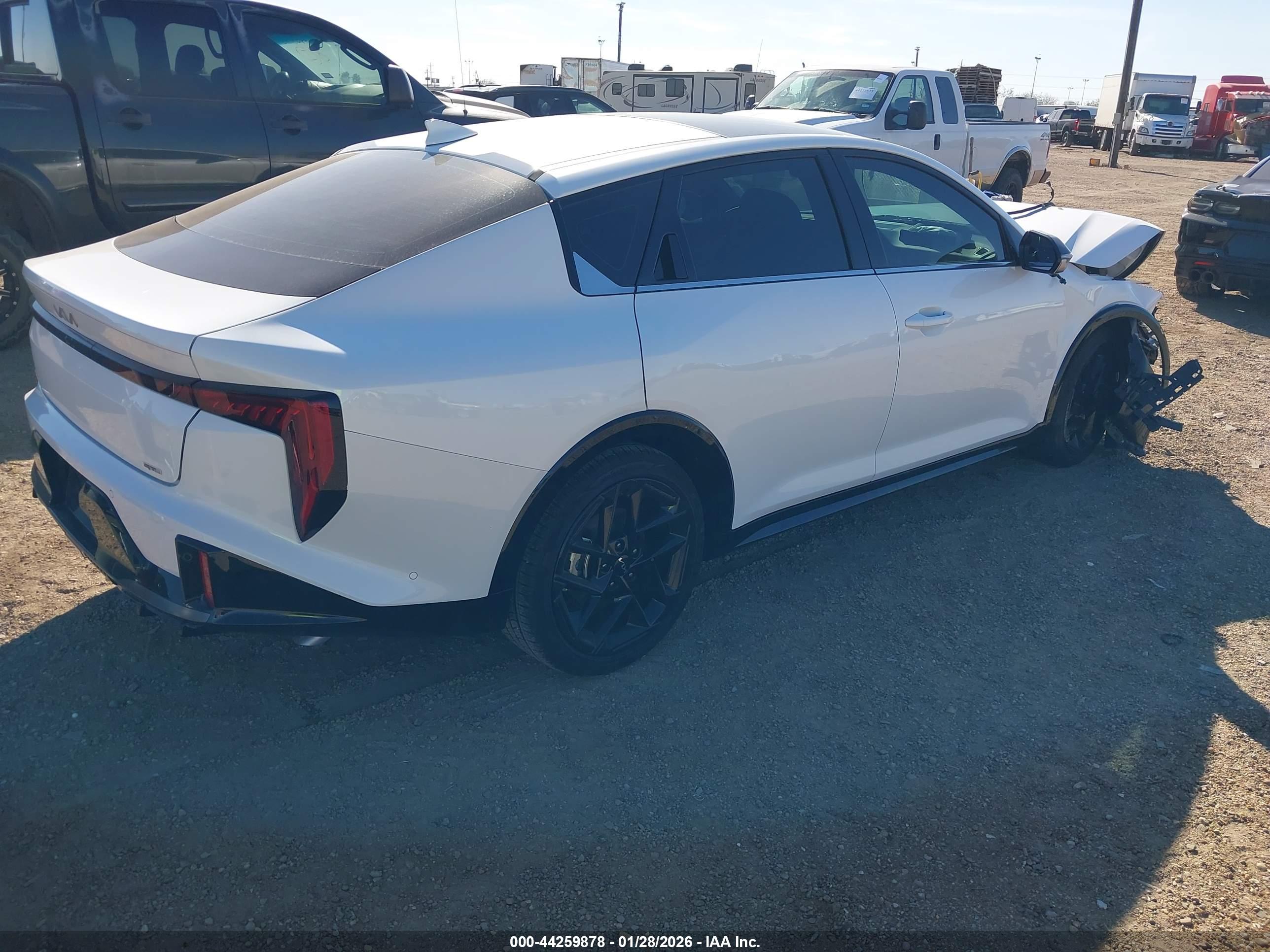 KIA K4 image 4