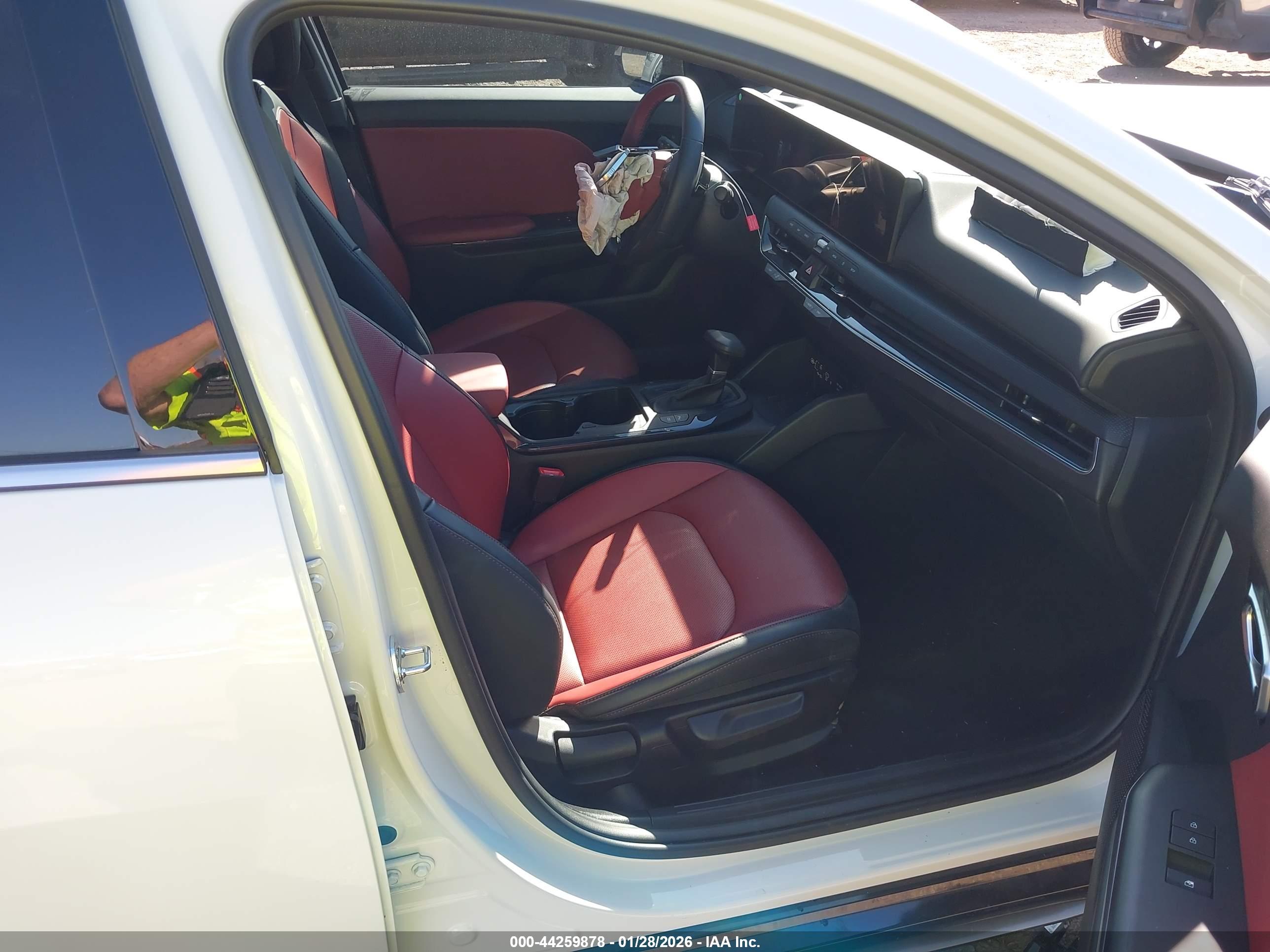 KIA K4 image 5
