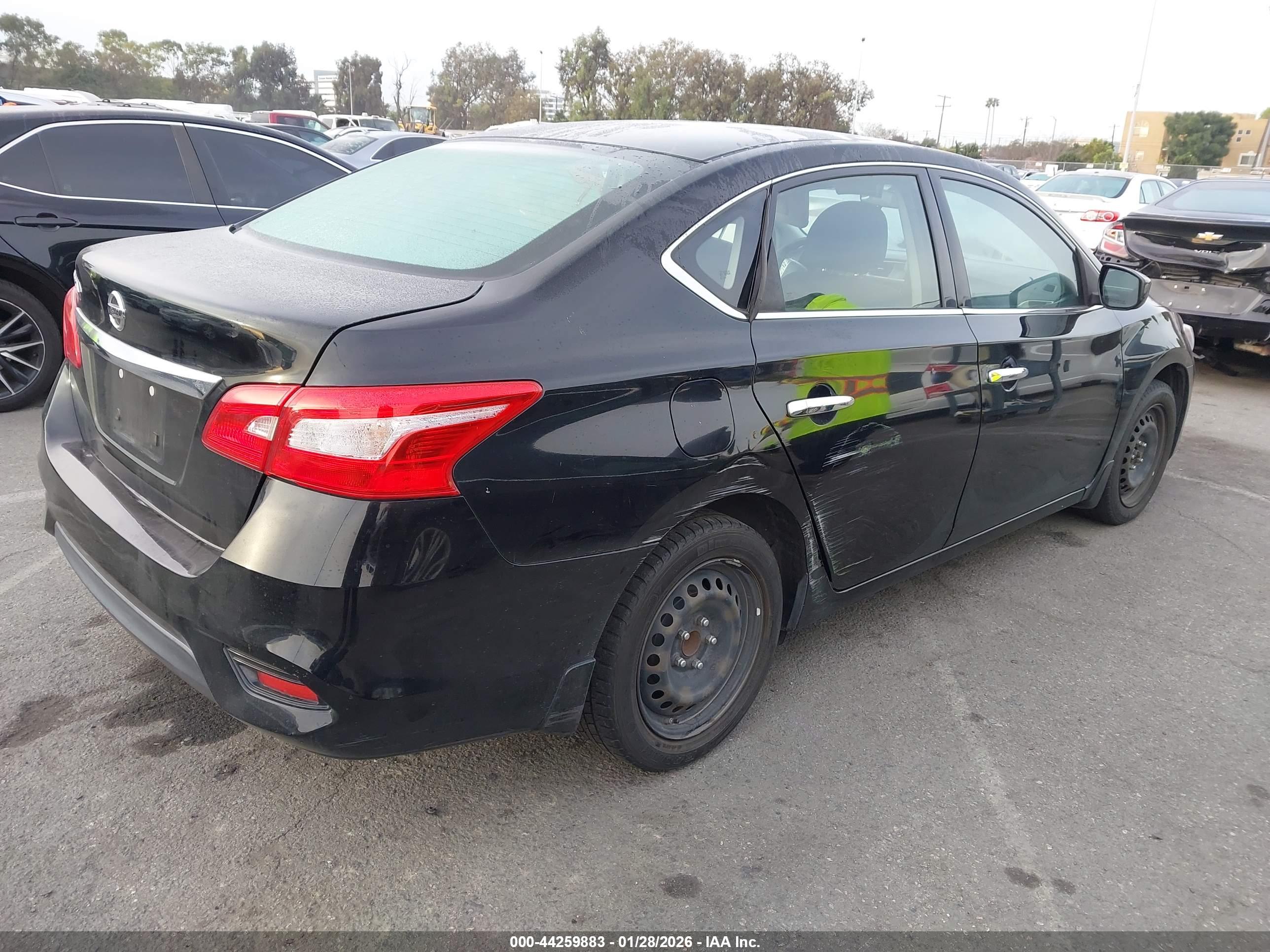 NISSAN SENTRA image 4