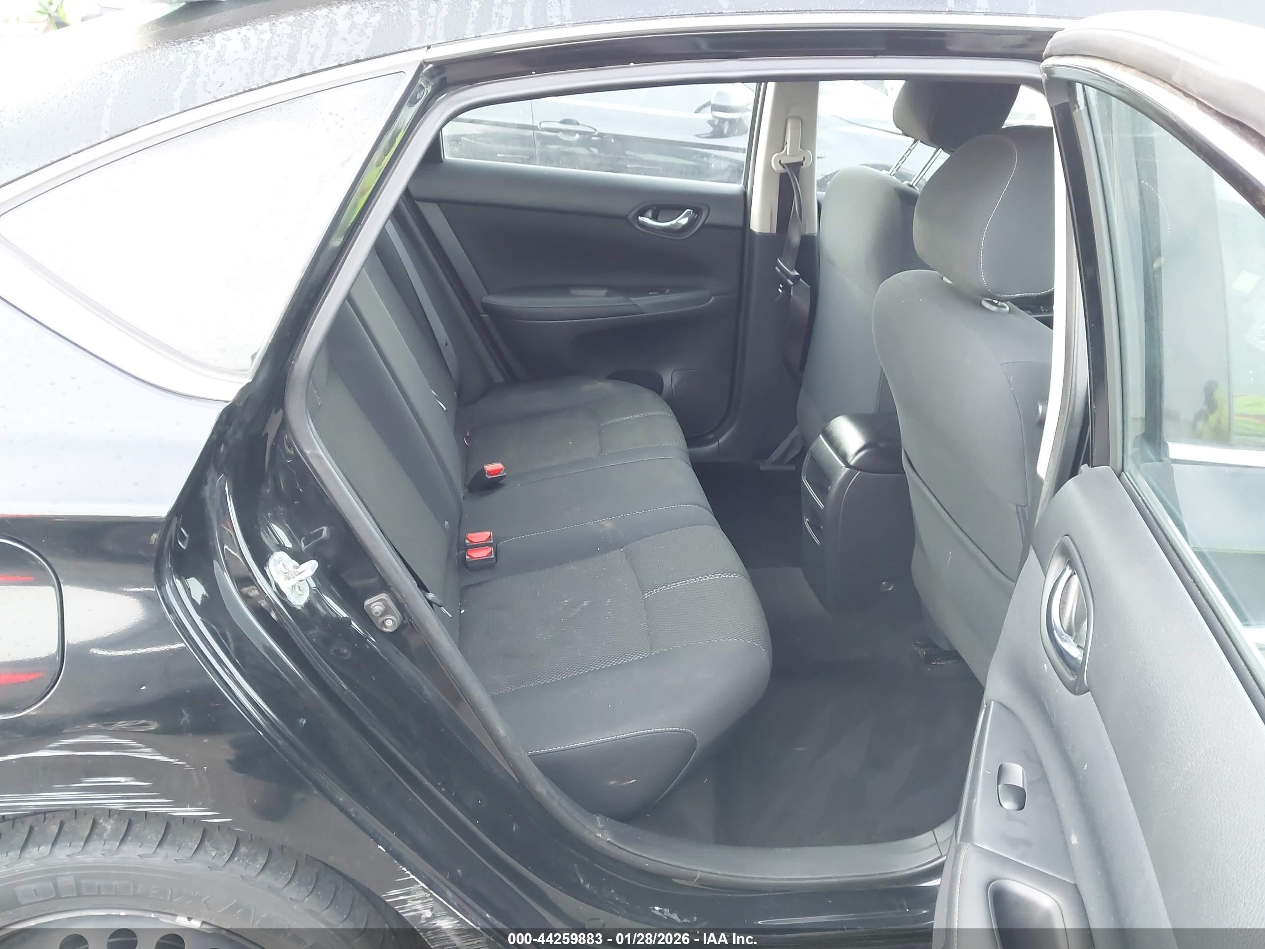 NISSAN SENTRA image 8