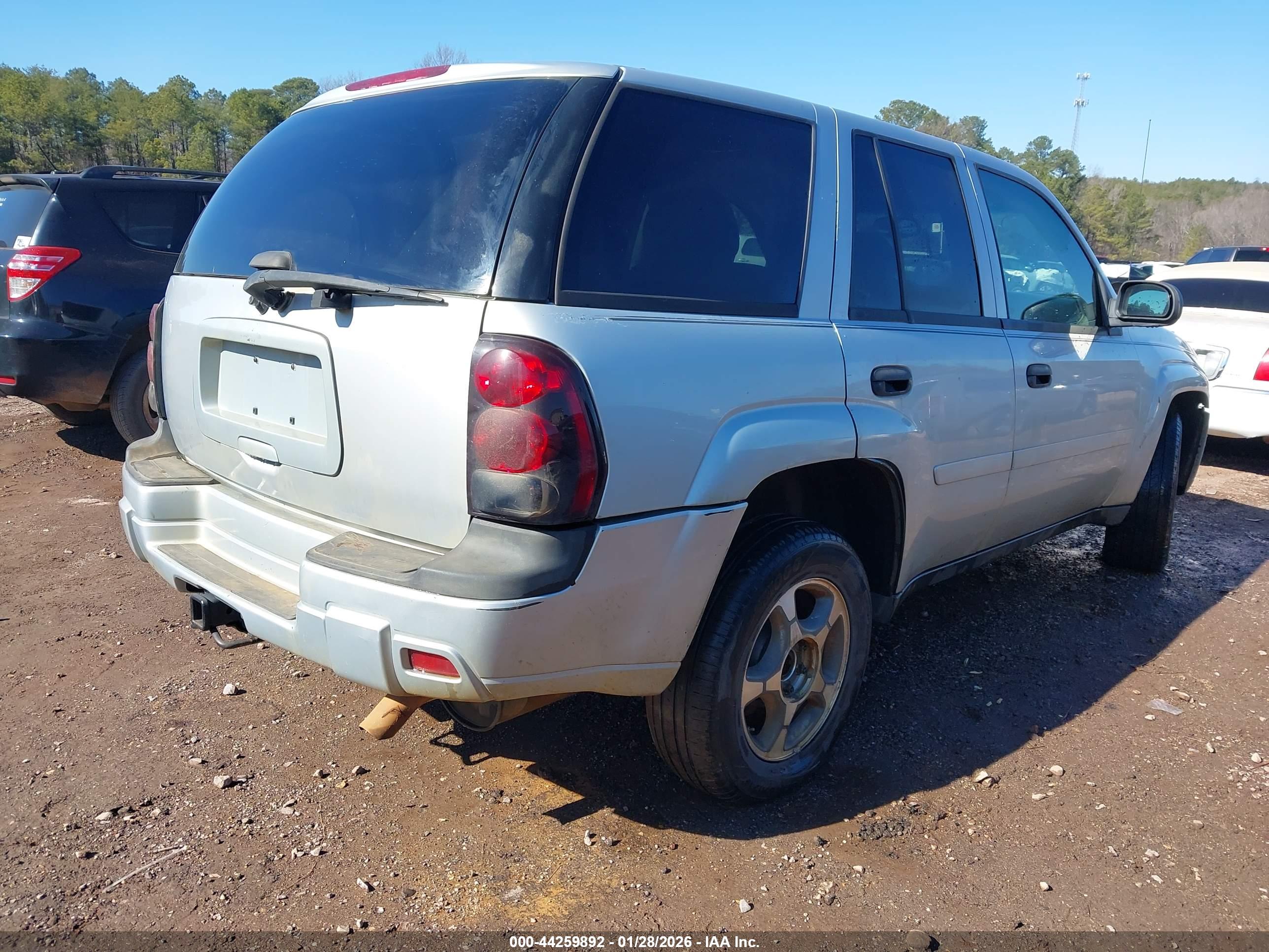 CHEVROLET TRAILBLAZER image 4