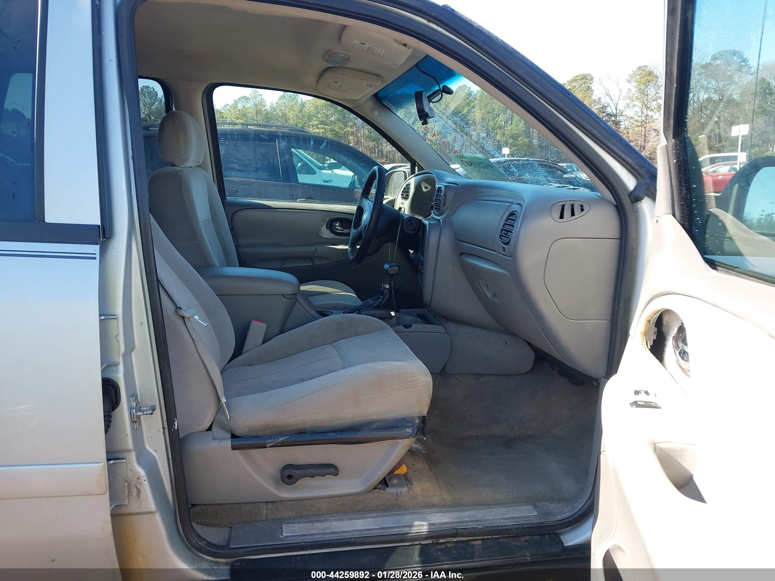 CHEVROLET TRAILBLAZER image 5