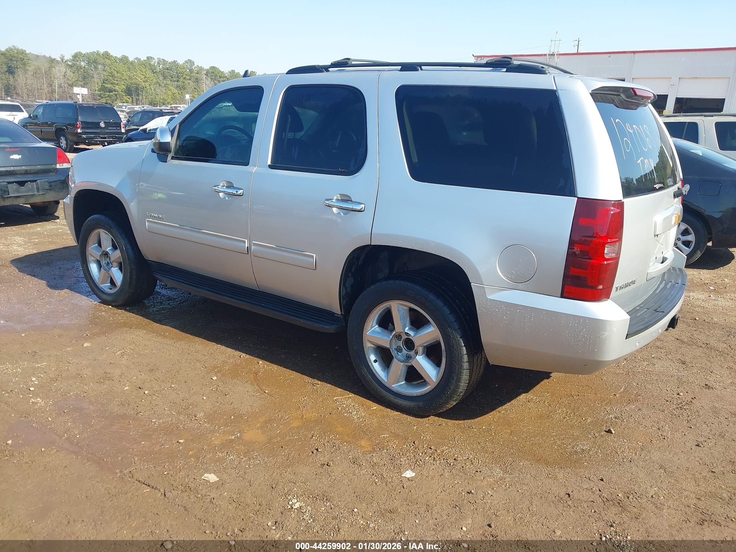 CHEVROLET TAHOE image 3