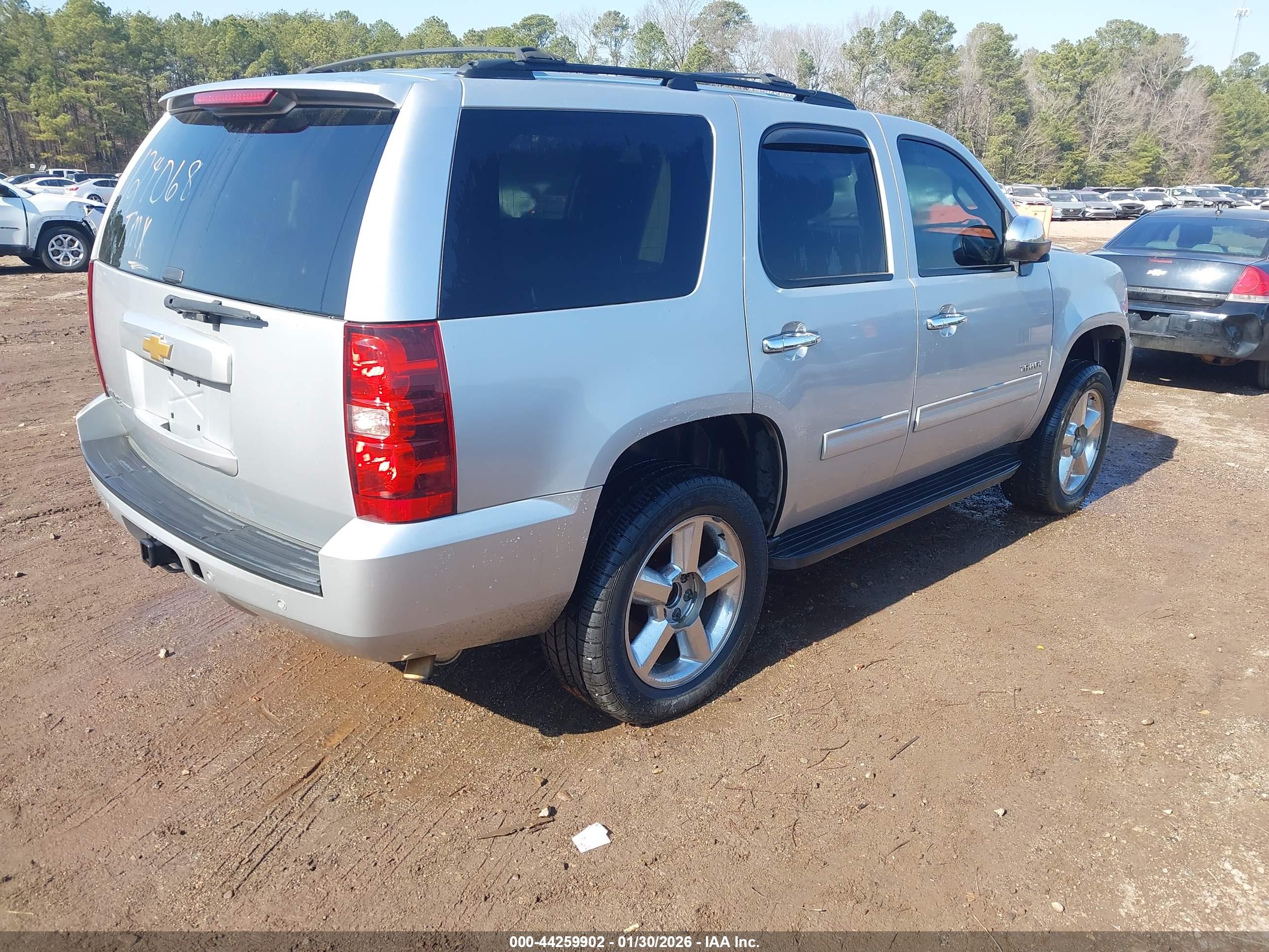 CHEVROLET TAHOE image 4