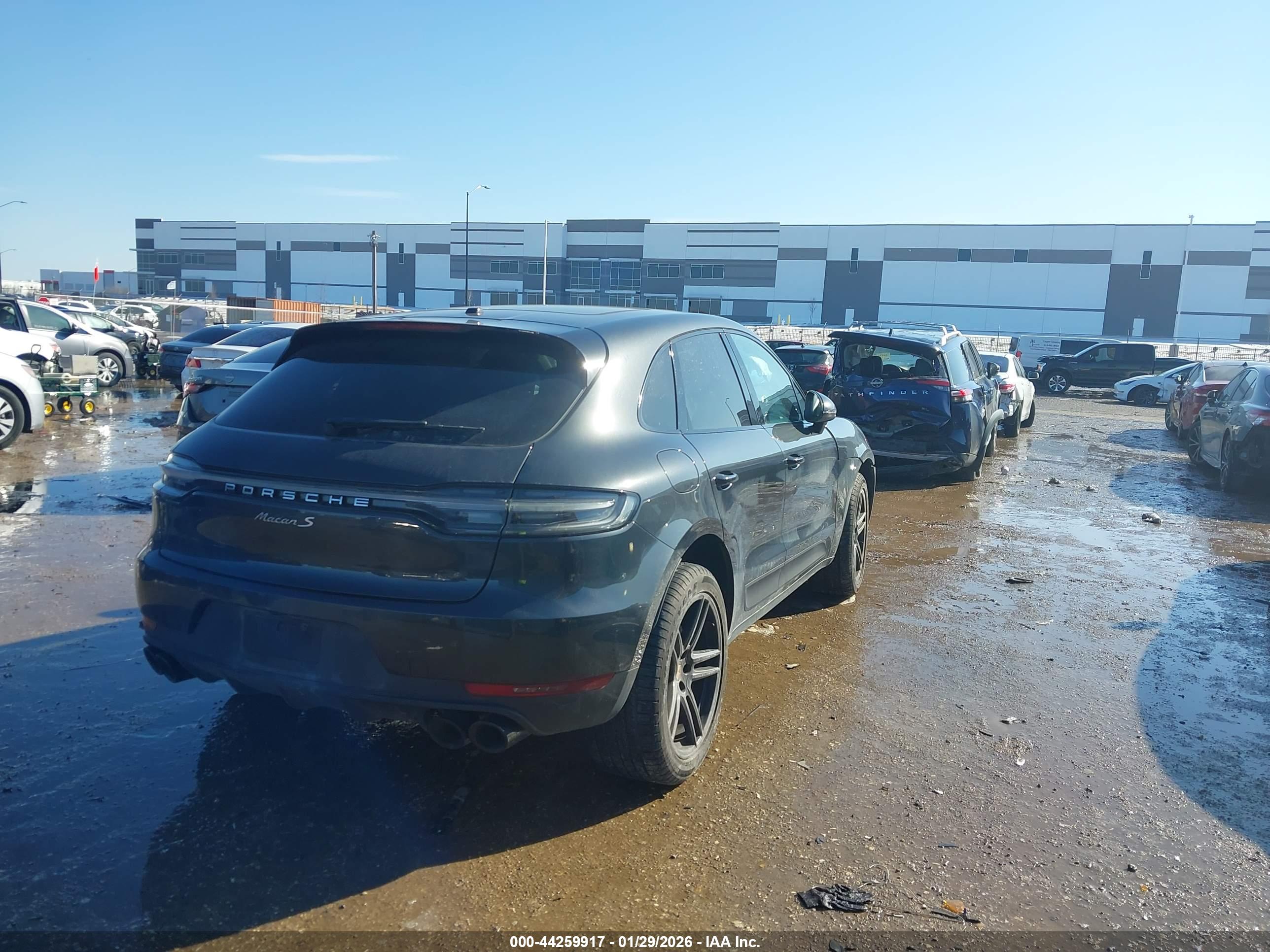PORSCHE MACAN image 4