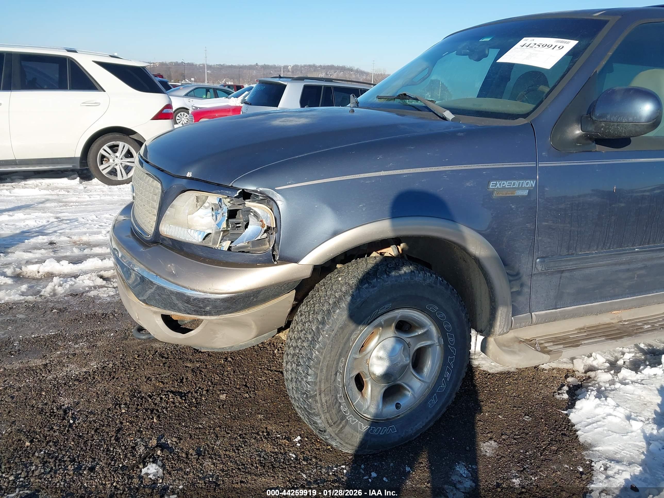 FORD EXPEDITION image 6