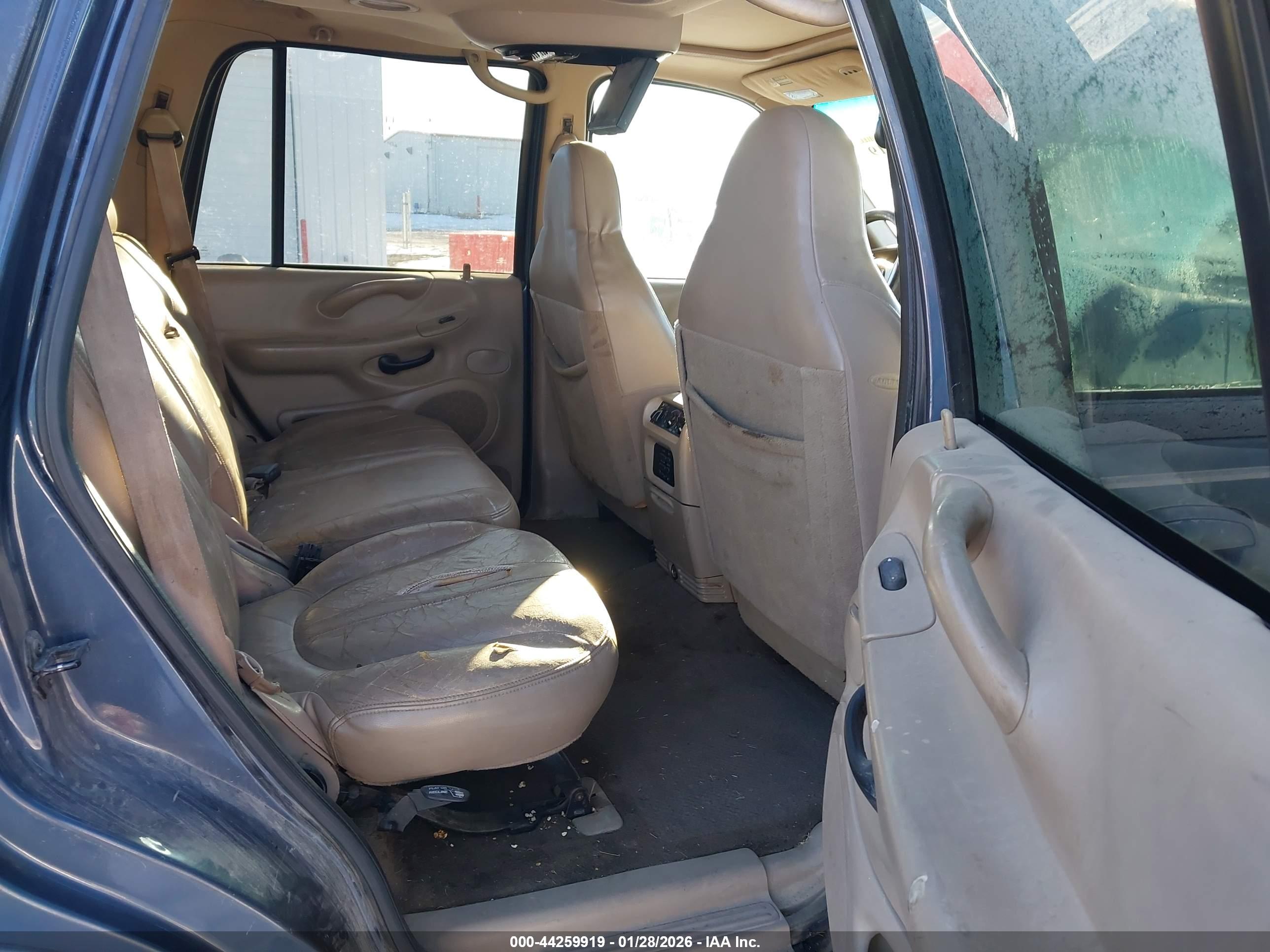 FORD EXPEDITION image 8