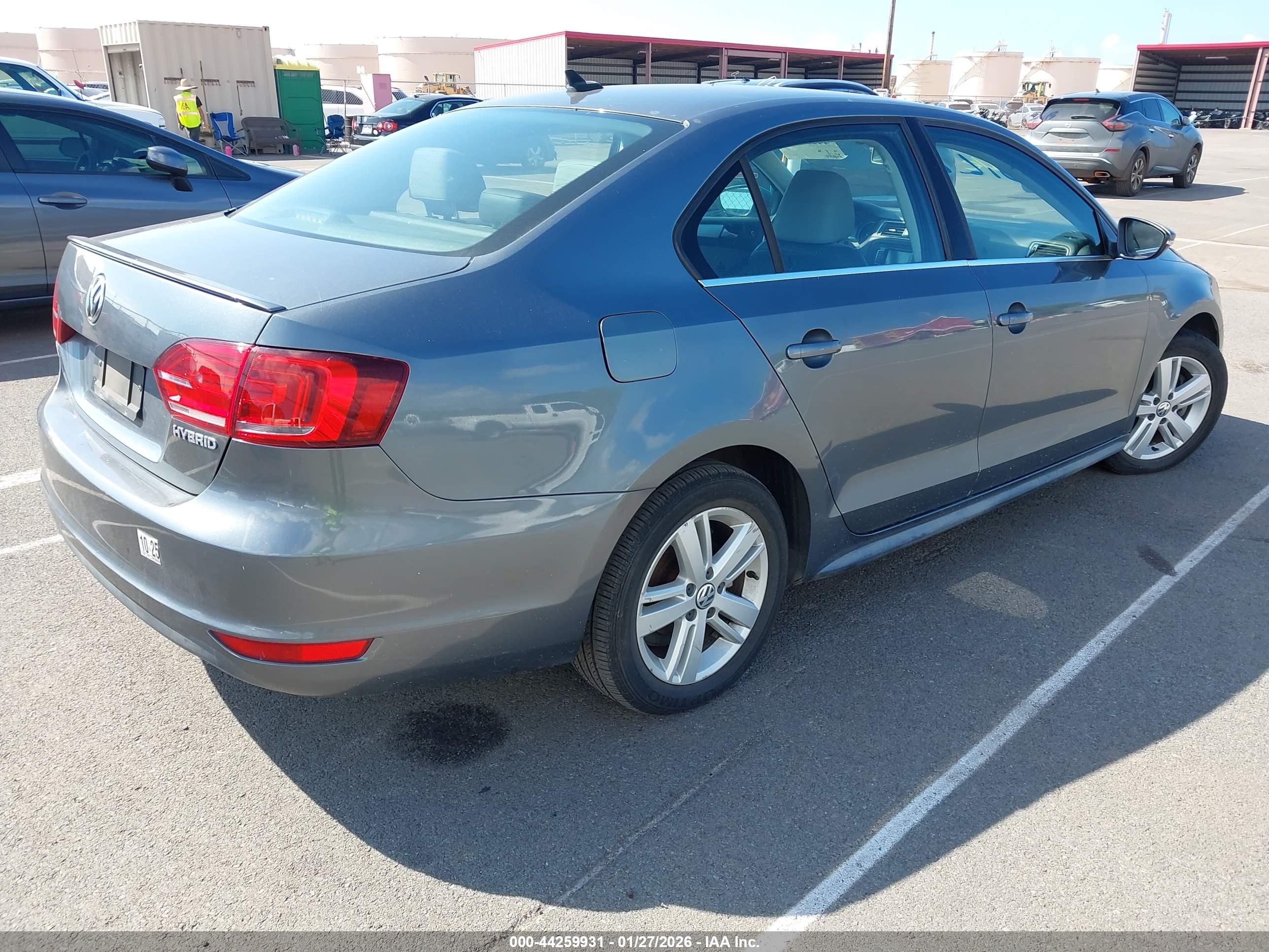VOLKSWAGEN JETTA image 4