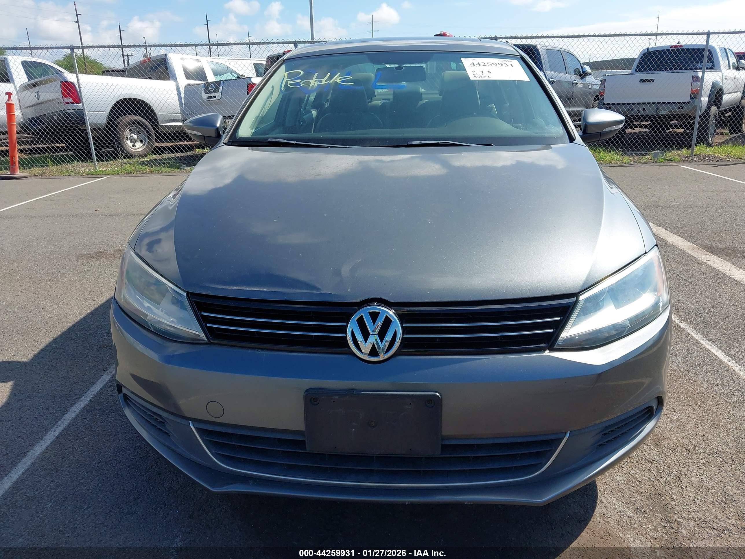 VOLKSWAGEN JETTA image 6